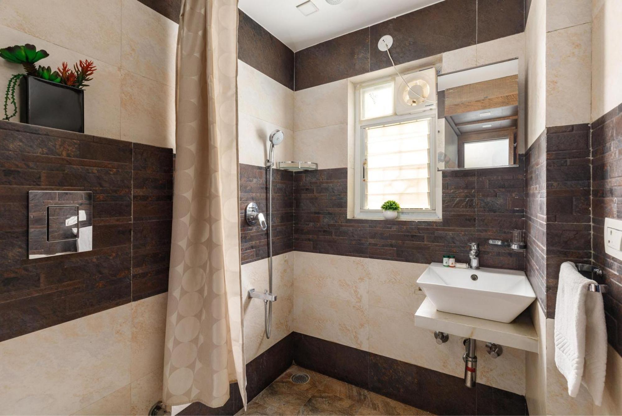 The Platinum Arc By Red Olive-3bhk-nr Nexus Mall Apartment Bangalore