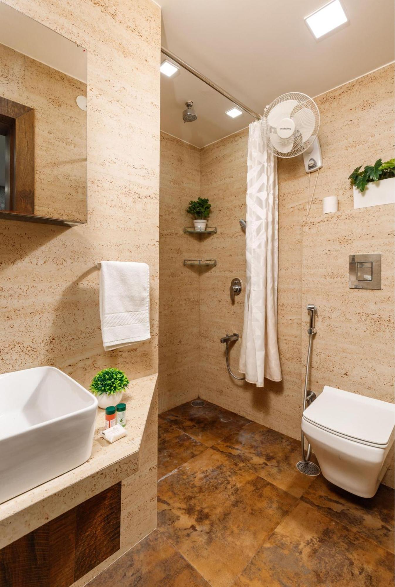 The Platinum Arc By Red Olive-3bhk-nr Nexus Mall Apartment *