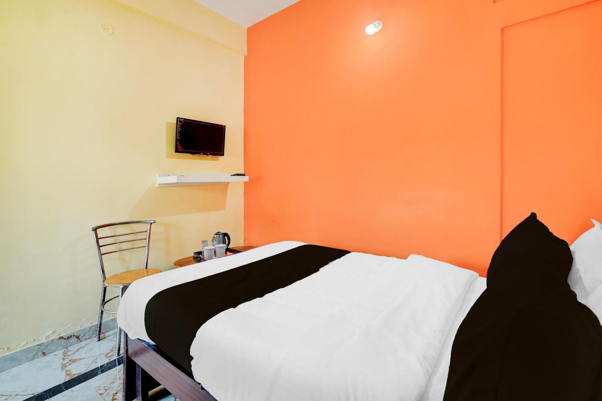 Hotel Super O Ramachandrapuram Formerly Known Nataraja Boarding & *