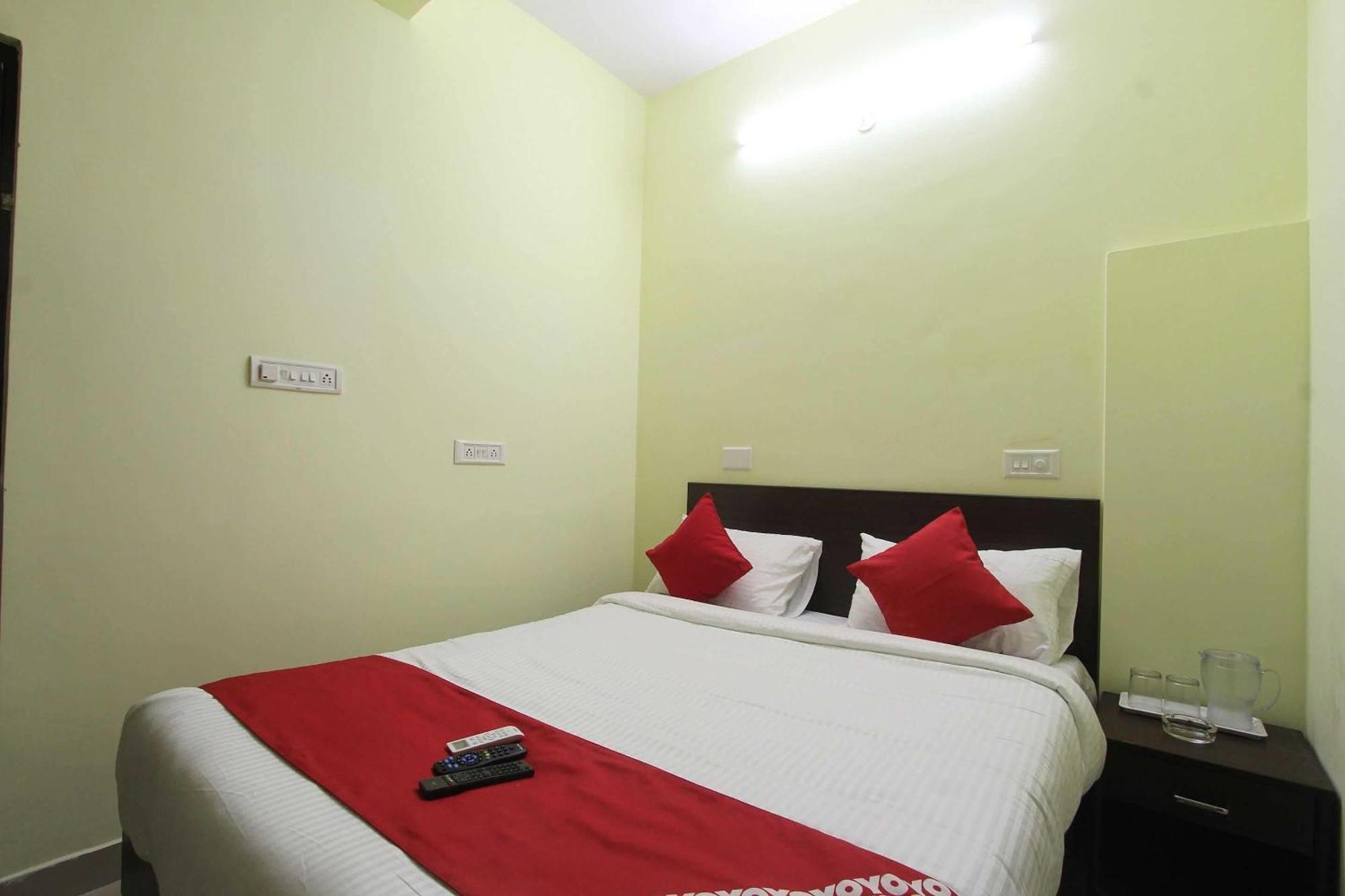 Hotel O V R Residency Near Sri Amruth Chithra Mandira 4*