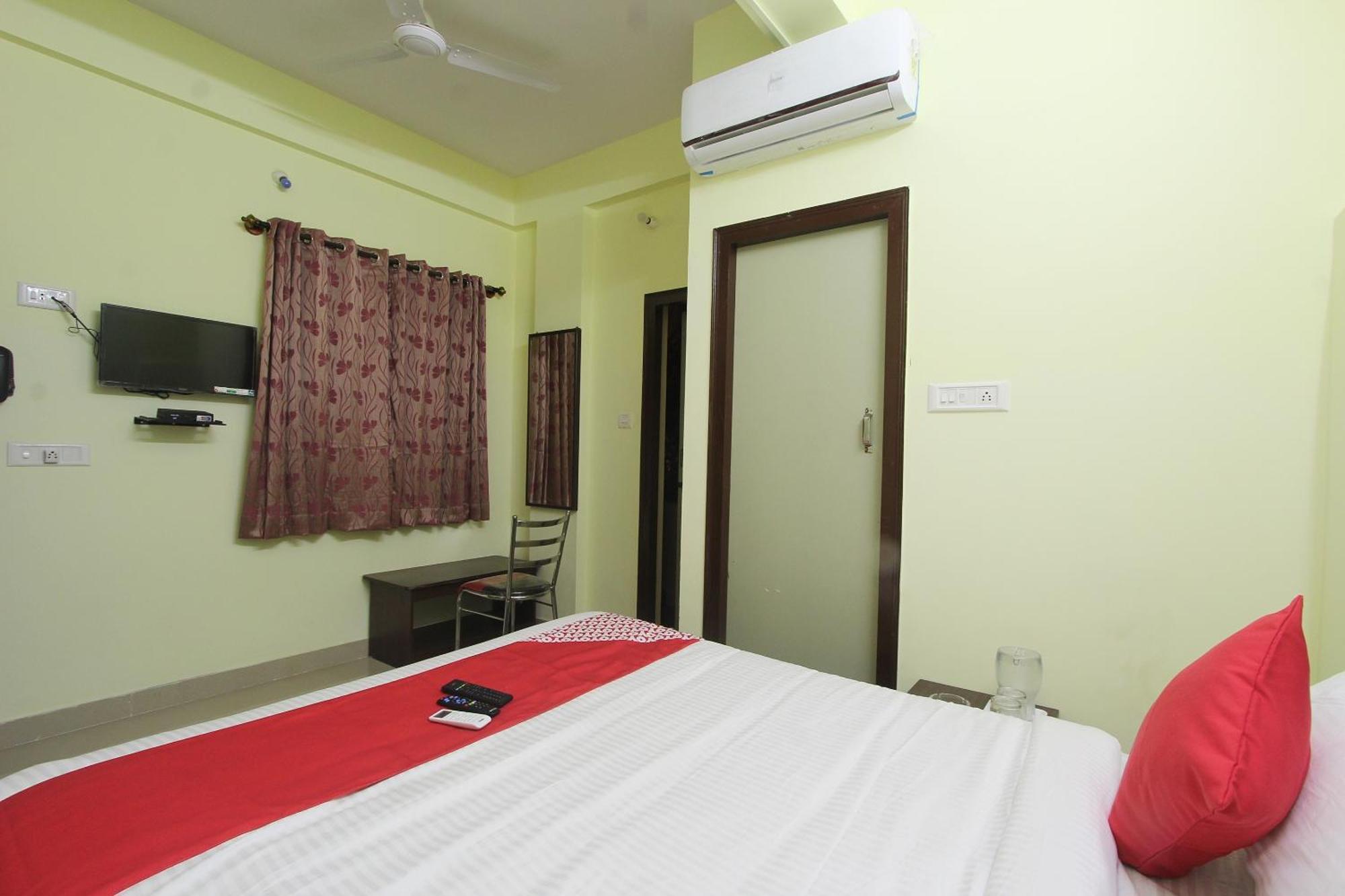 Hotel O V R Residency Near Sri Amruth Chithra Mandira 4*