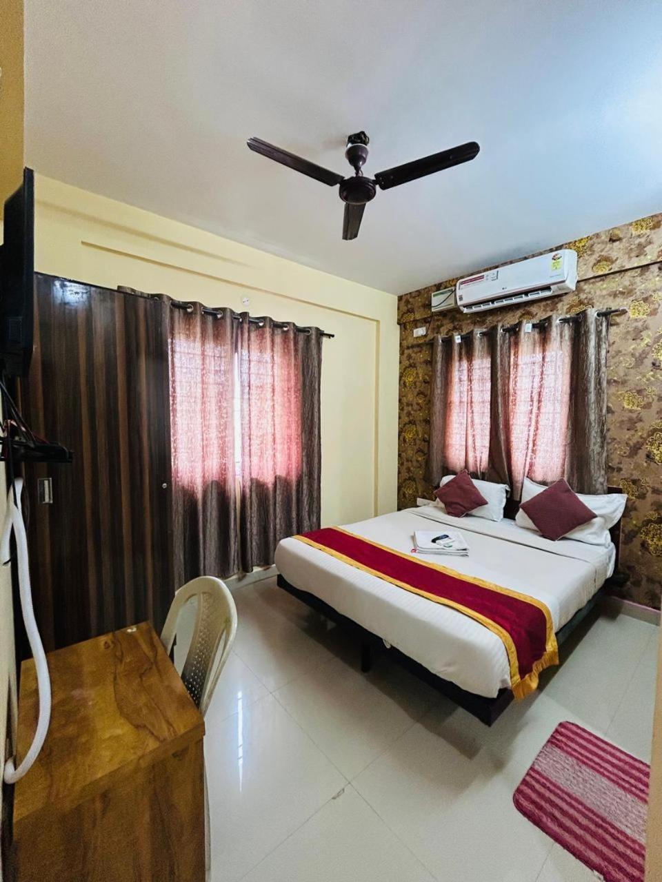 Prakrathi Residency Hotel 2*