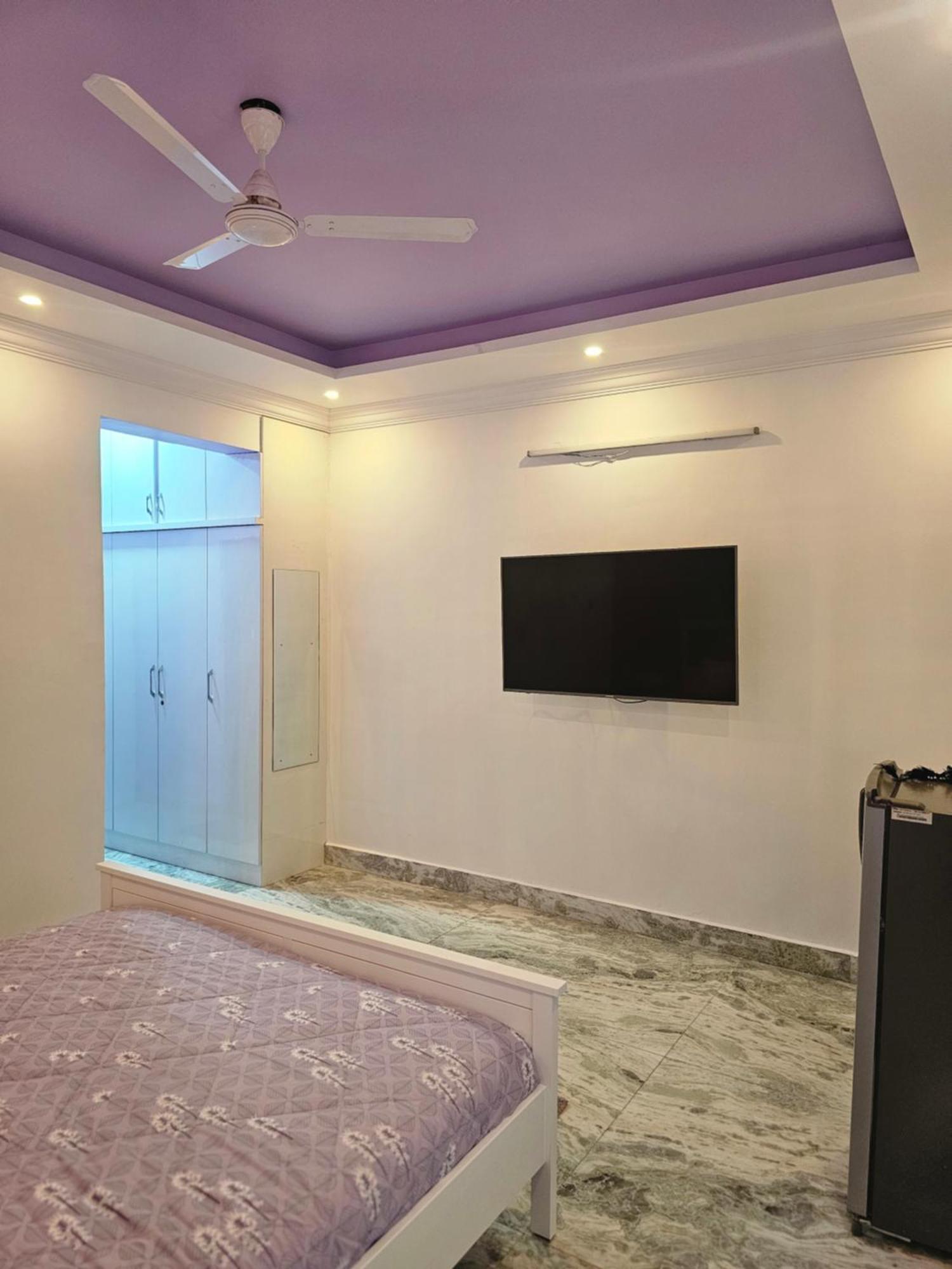 Lavender By Indiranagar Metro Capsule hotel *