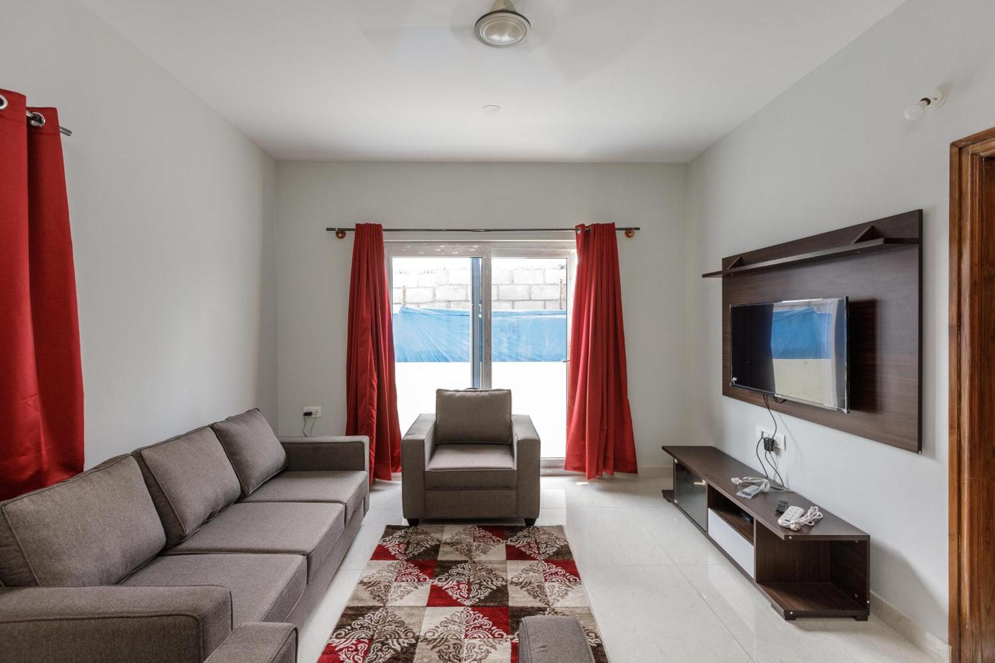 Pinnacle Serviced Aparthotel *
