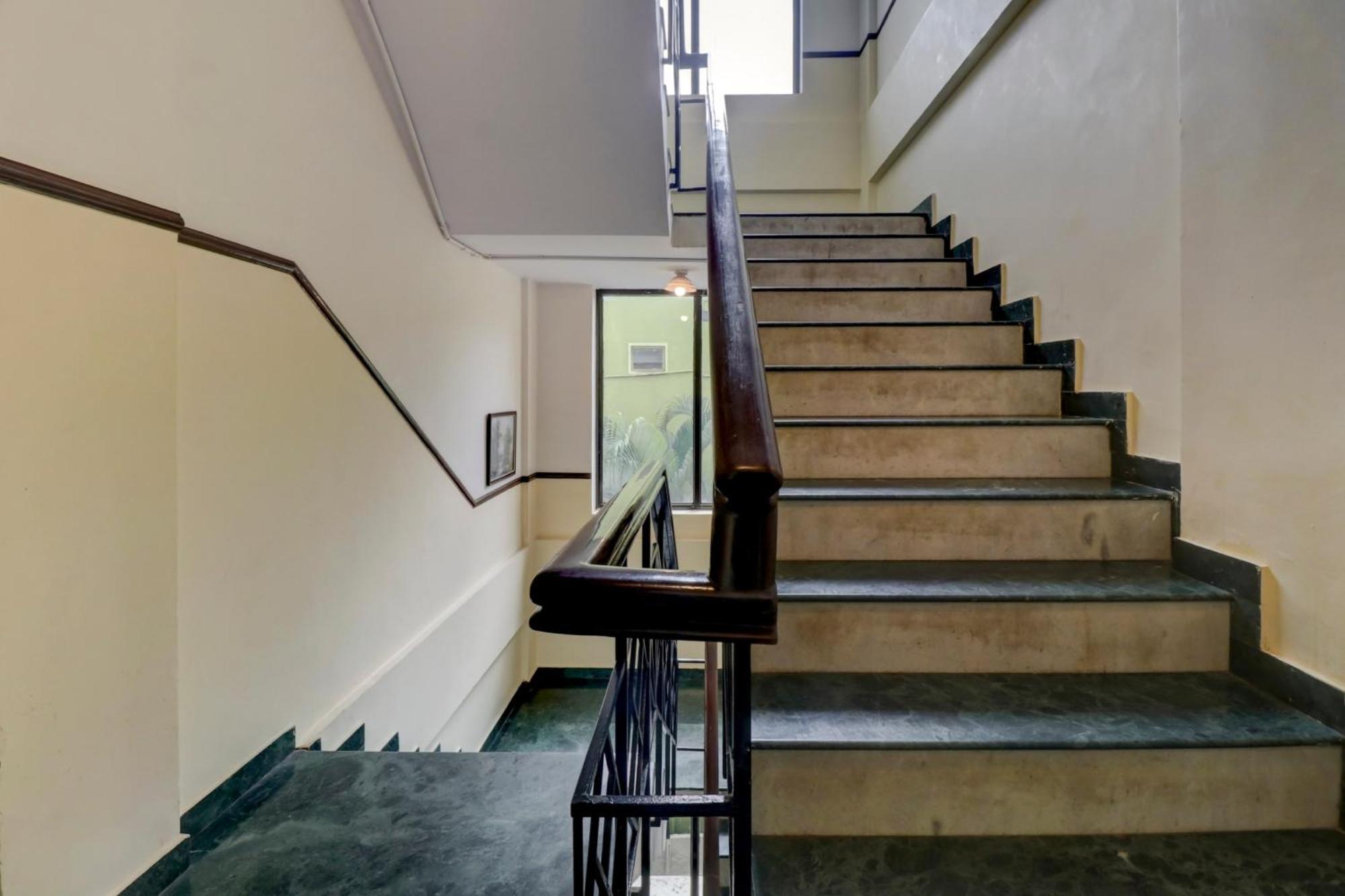Hotel Super Collection O View Homes Near Nexus Bangalore