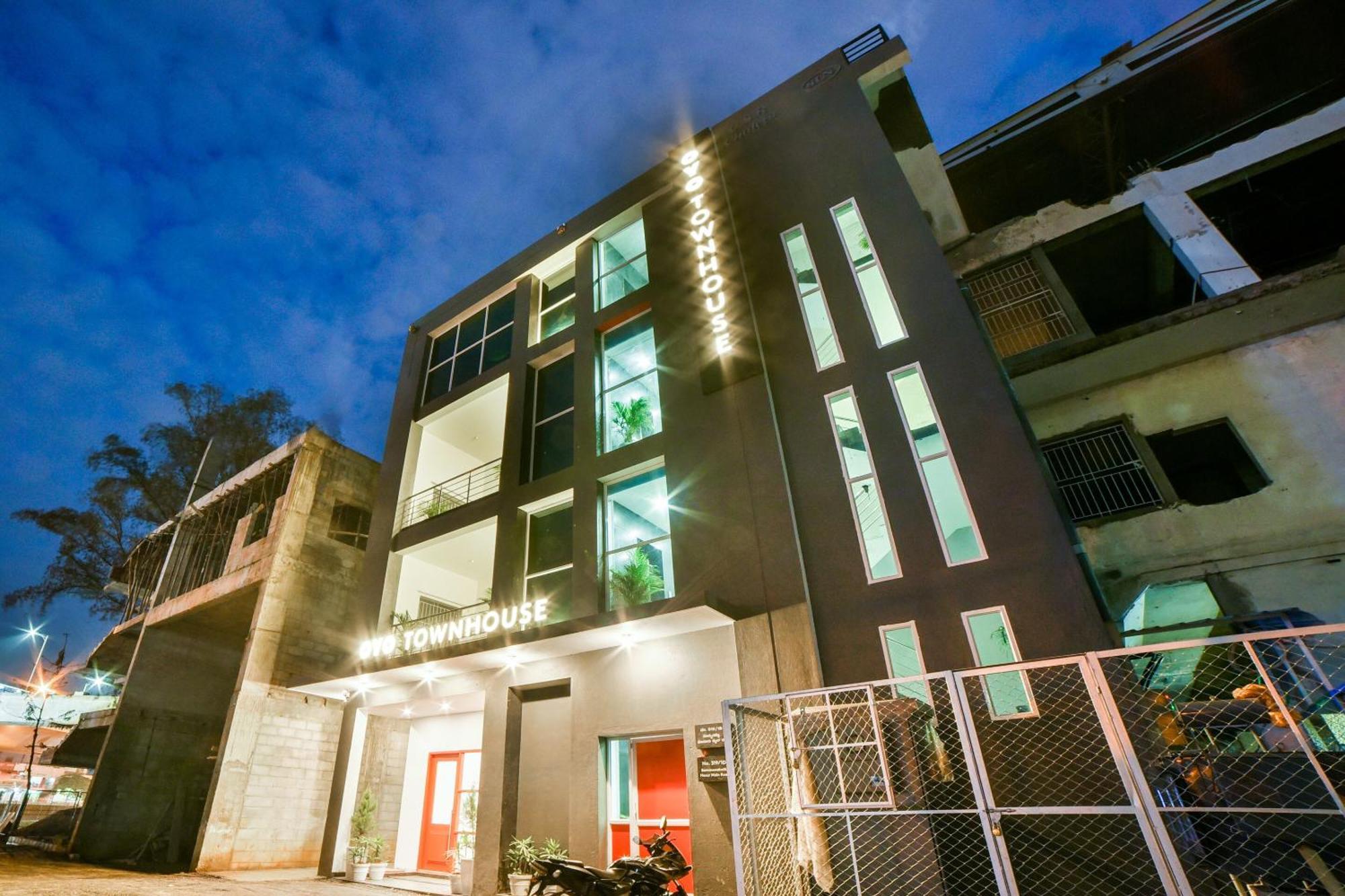 Super Townhouse Hosur Main Road Bommanahalli Near Gopalan Innovation Mall Hotel