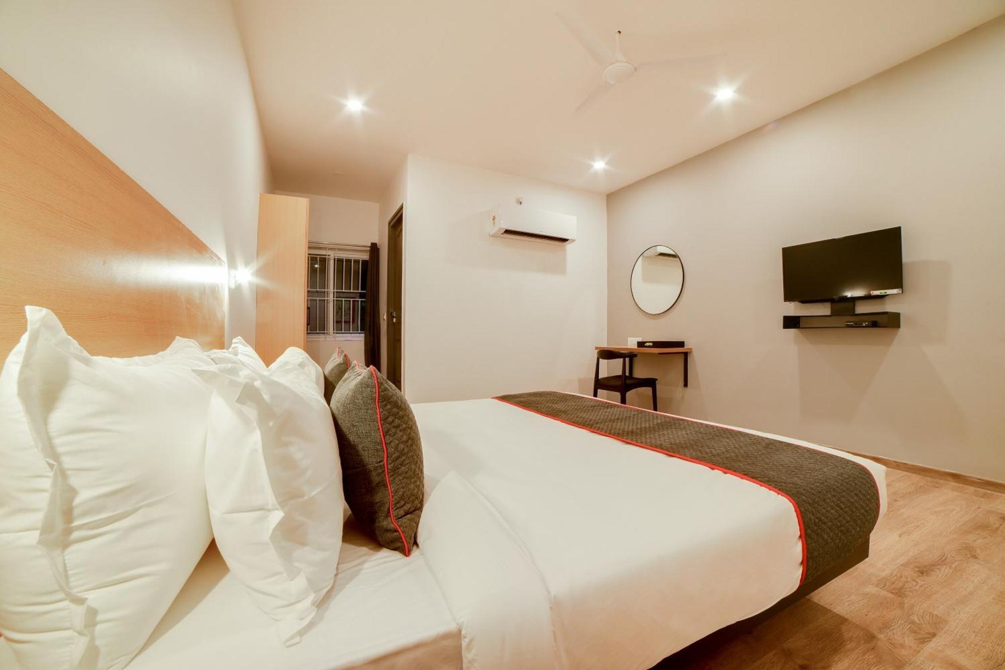 Super Townhouse Hosur Main Road Bommanahalli Near Gopalan Innovation Mall Hotel