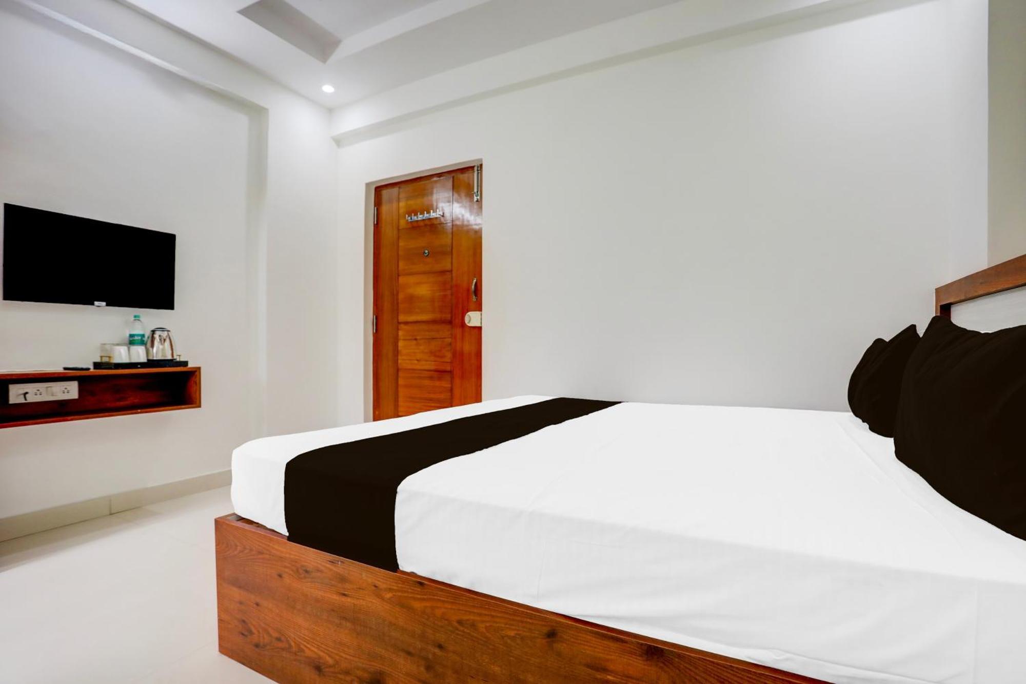 Spot On Livingnest Skylark Hotel 2*