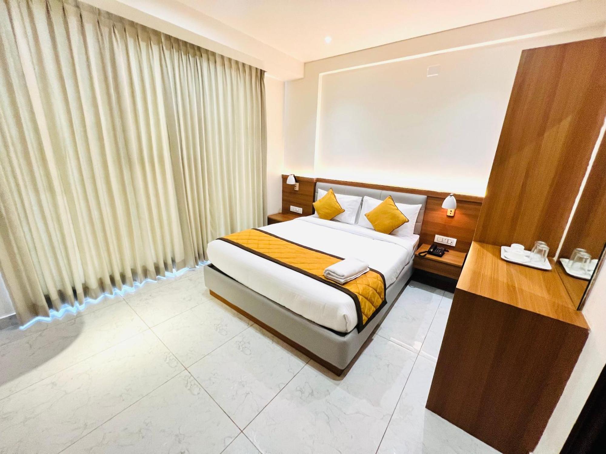 Hotel Sterling Wood Bangalore