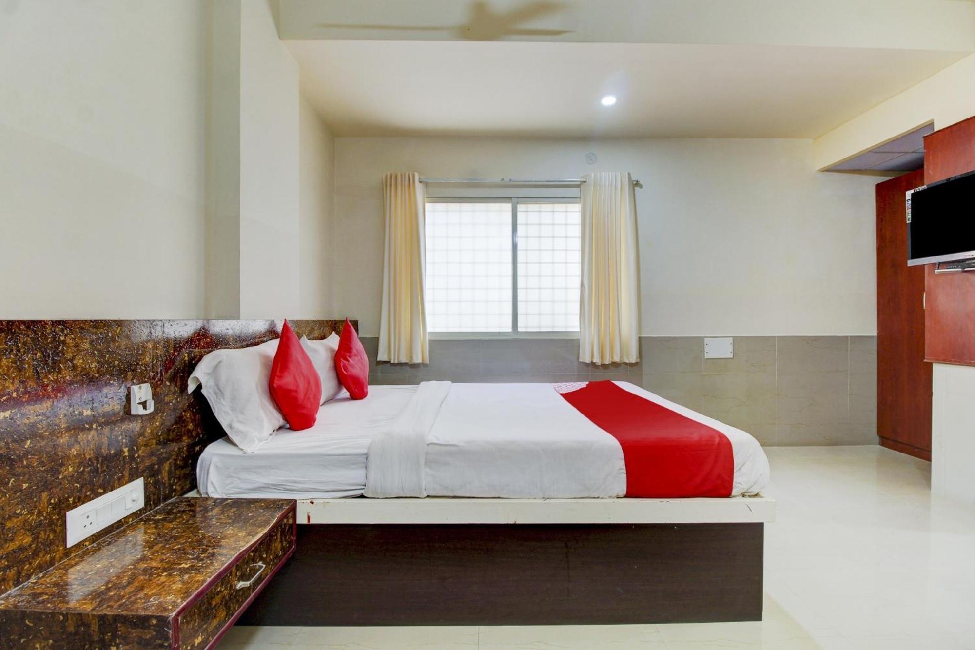 Hotel Super O Nar Comforts Near Ksr Railway Station