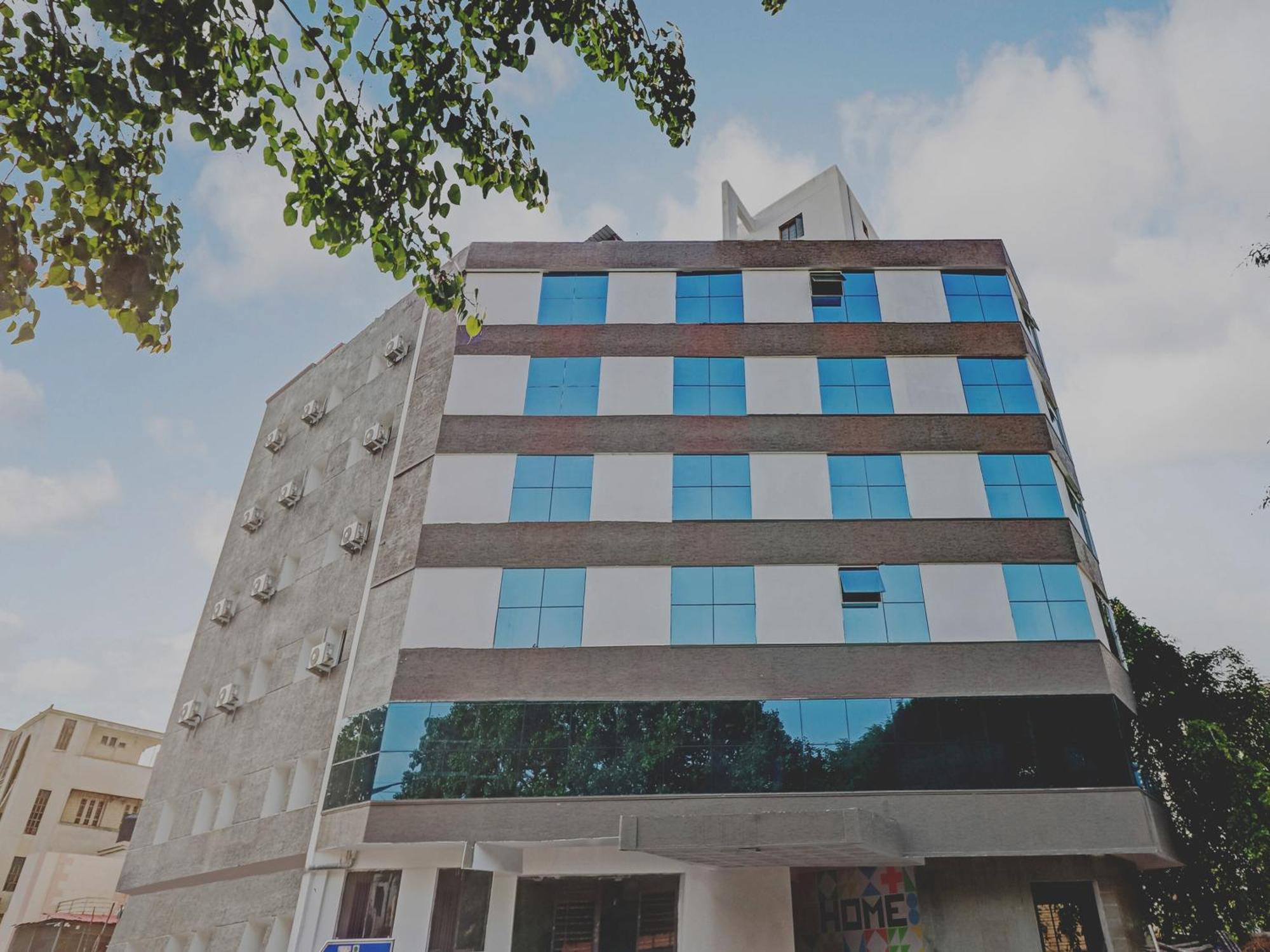 Capital O Elite Jp Nagar Near Sri Sathya Ganapathi Shirdi Saibaba Temple Hotel 3*