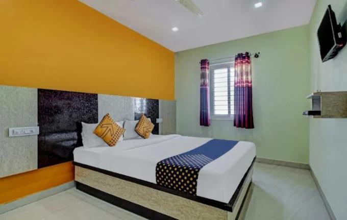 Hotel Rrr Residency