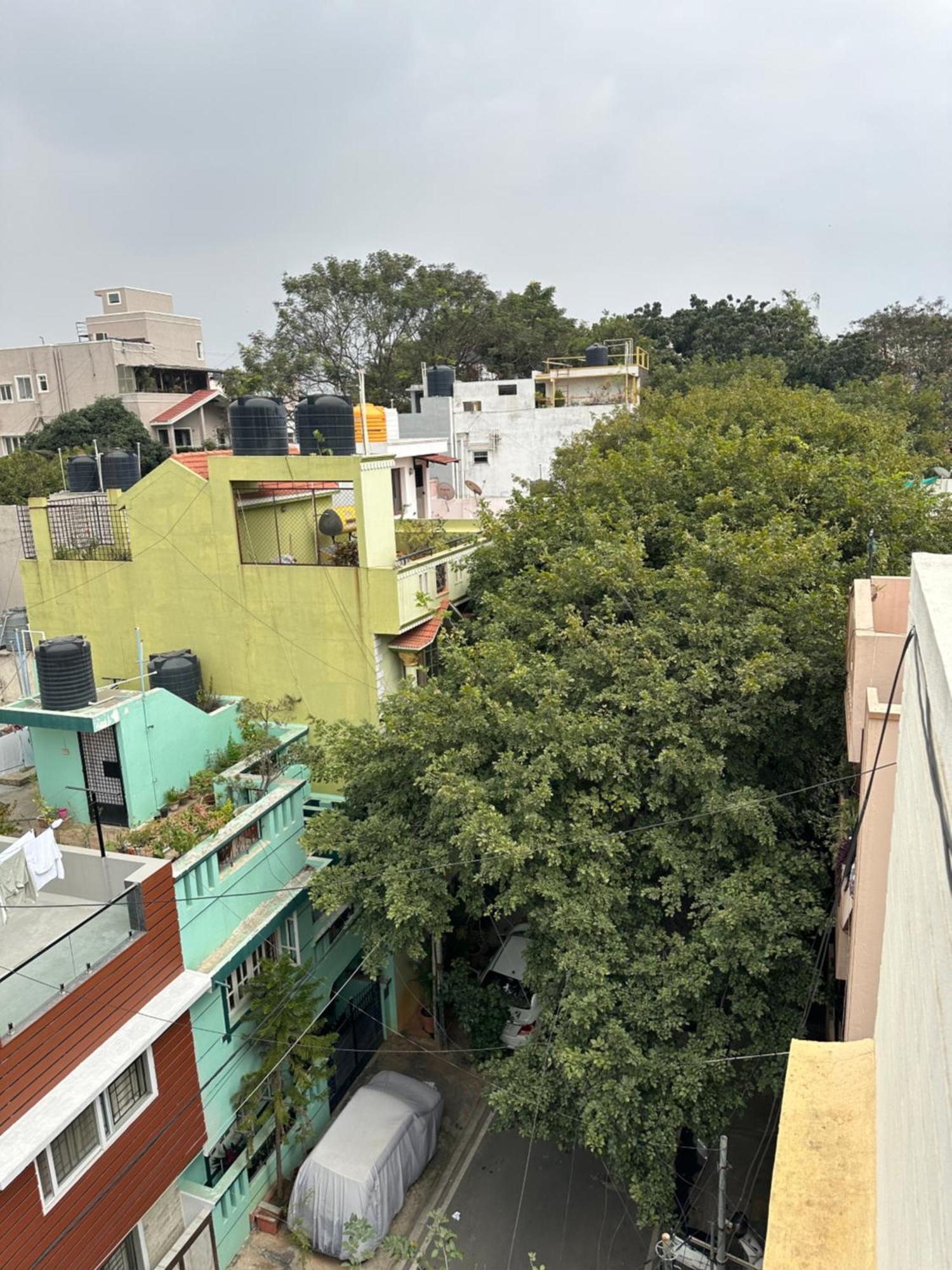 Aparthotel Modern Comfortable 1bhk Prime Location Service