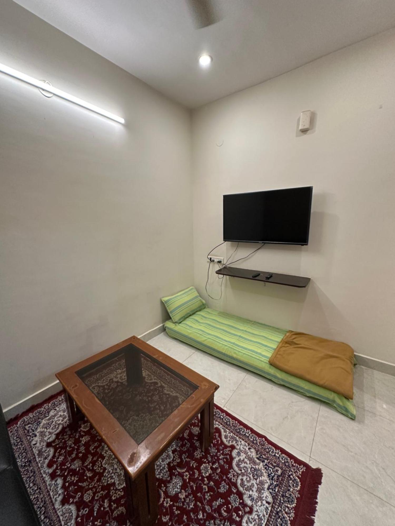 Aparthotel Modern Comfortable 1bhk Prime Location Service *
