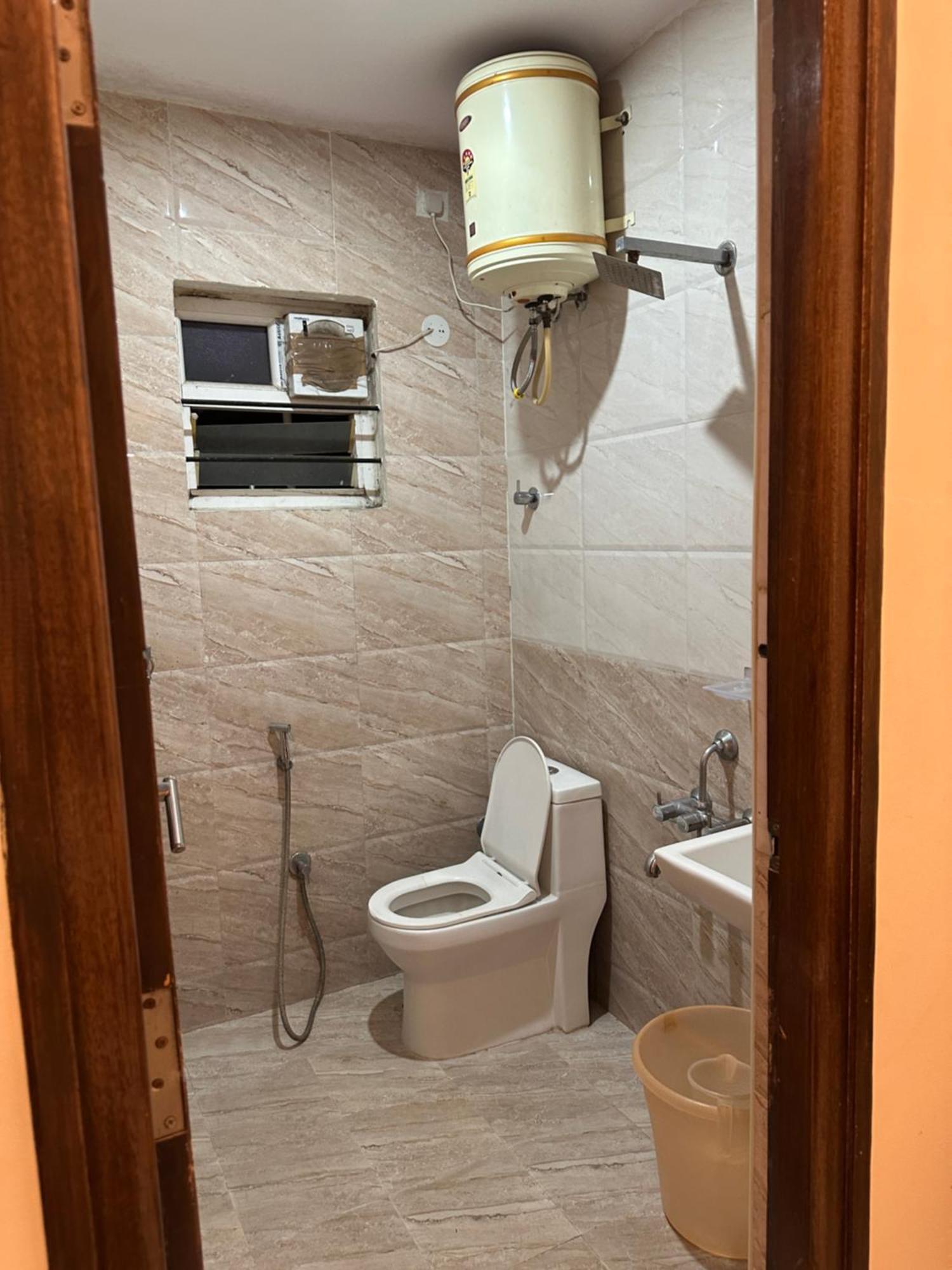 Modern Comfortable 1bhk Prime Location Service Aparthotel *