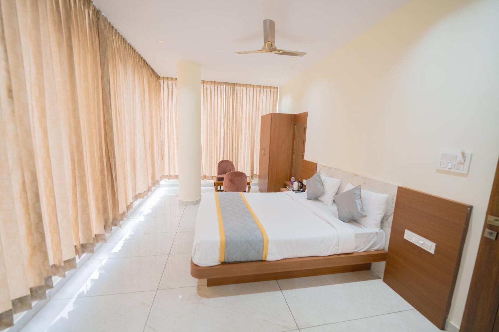 Sri Sai Castle In 3* Bangalore