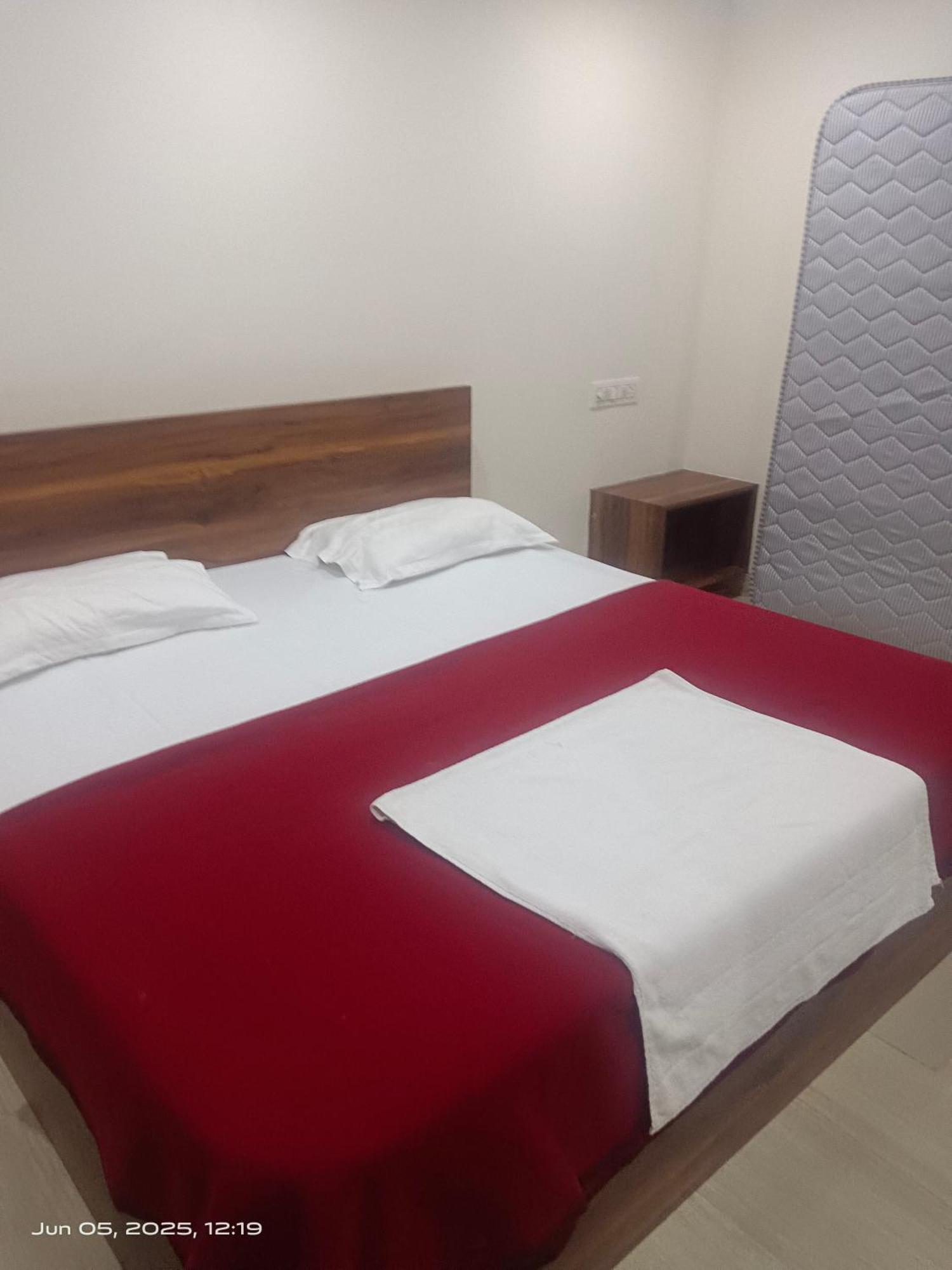 Slv Comfort Yashwanthapur Hotel