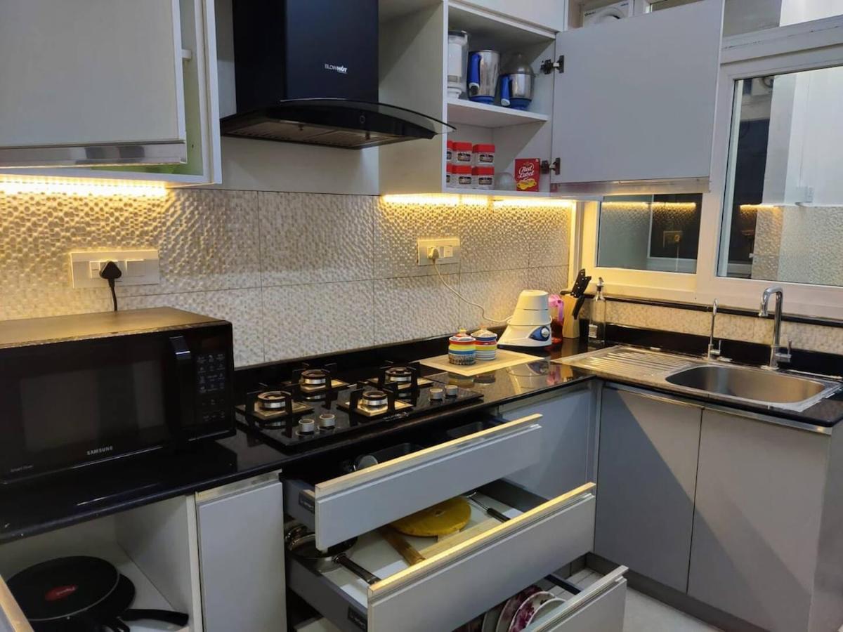 Spacious 3 Bhk Inhigher Flr With Sunset, View Apartment Bangalore