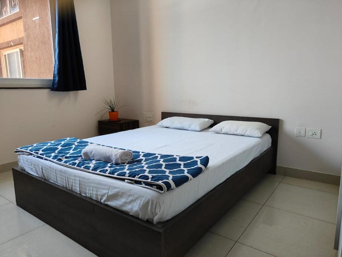Spacious 3 Bhk Inhigher Flr With Sunset, View Apartment