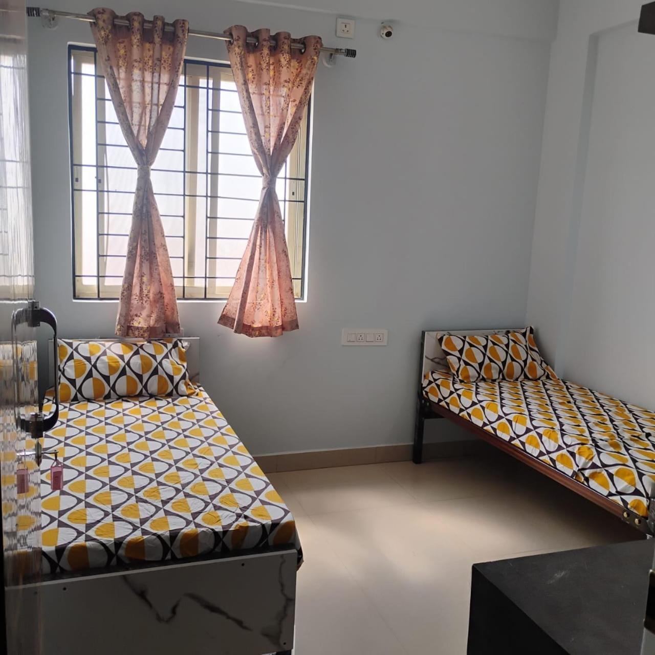 Bed & Breakfast S V Bangalore