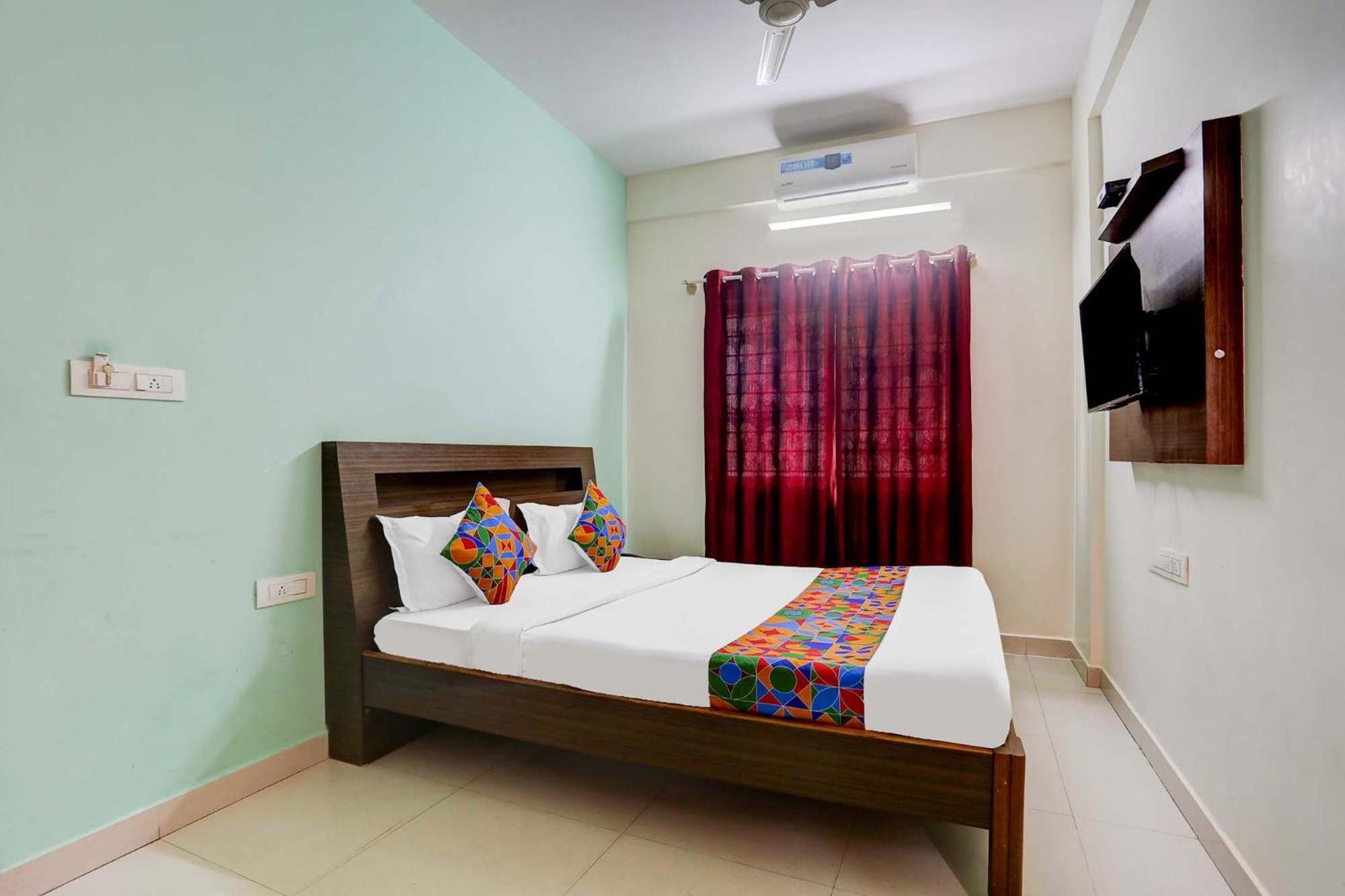 Fabhotel Royal