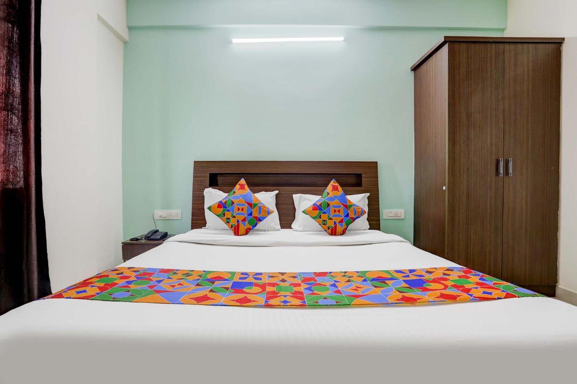 Hotel Fabhotel Royal Bangalore