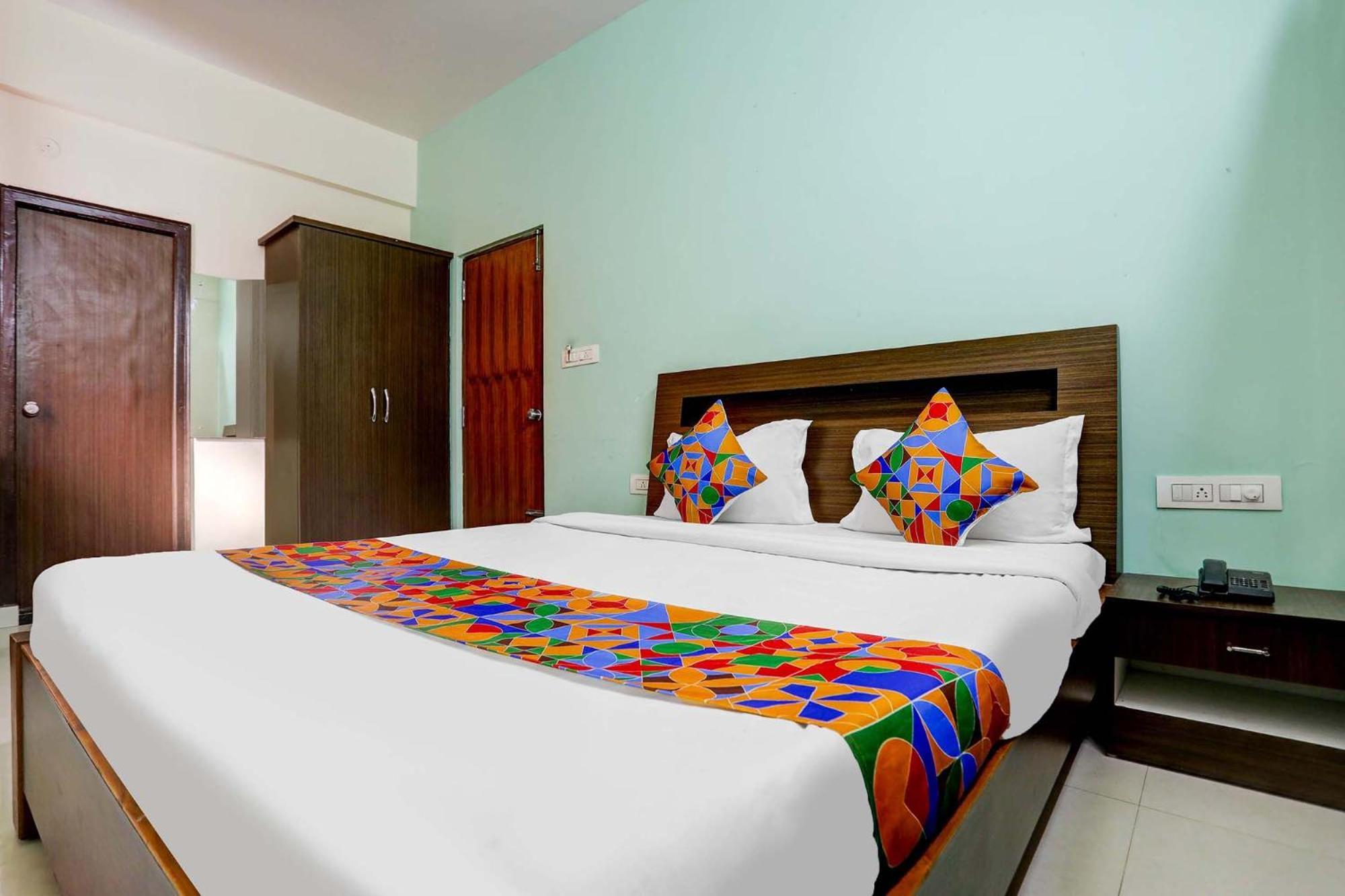 Hotel Fabhotel Royal Bangalore