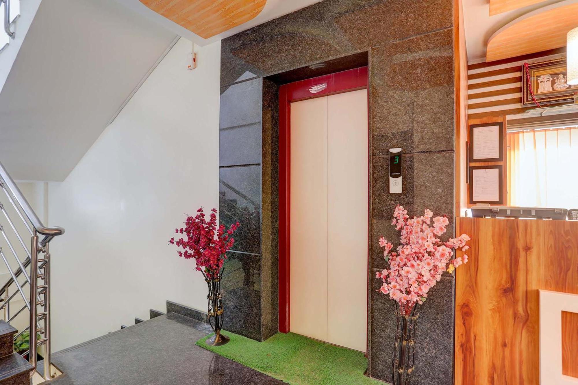 Fabhotel Royal Hotel 3*