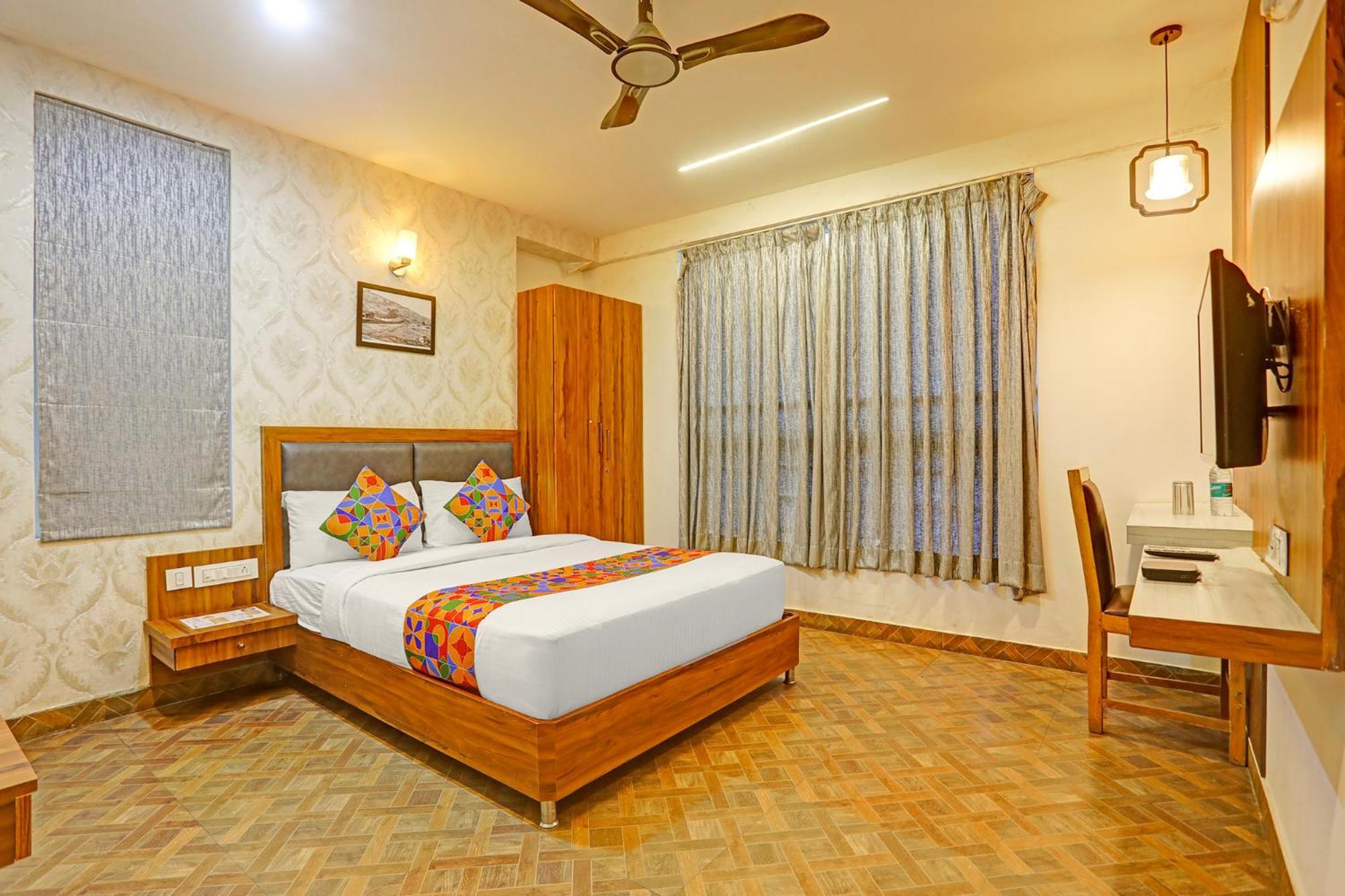 Fabhotel Emerald - Near Mg Road Metro Station