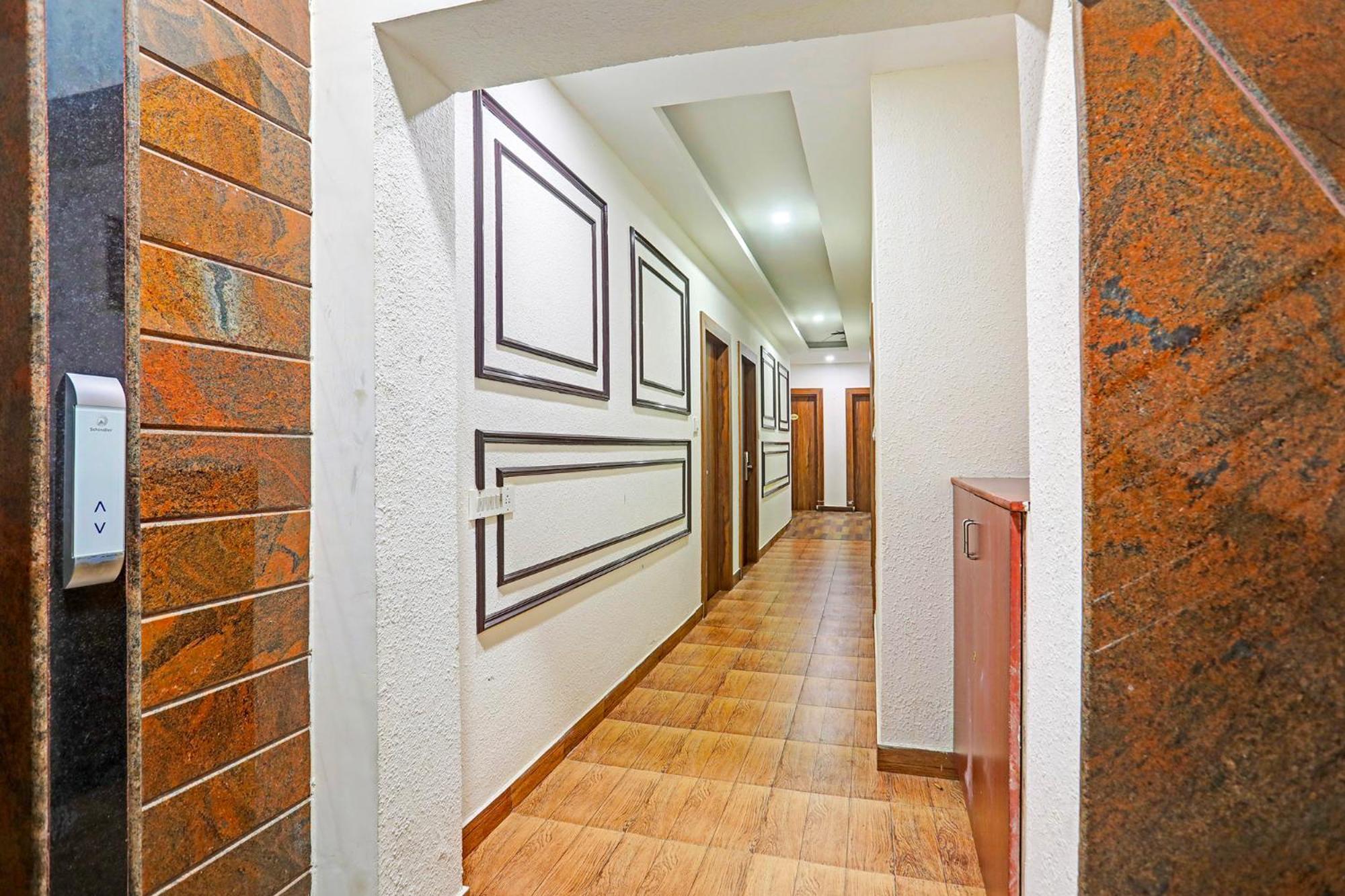 Hotel Fabhotel Emerald - Near Mg Road Metro Station