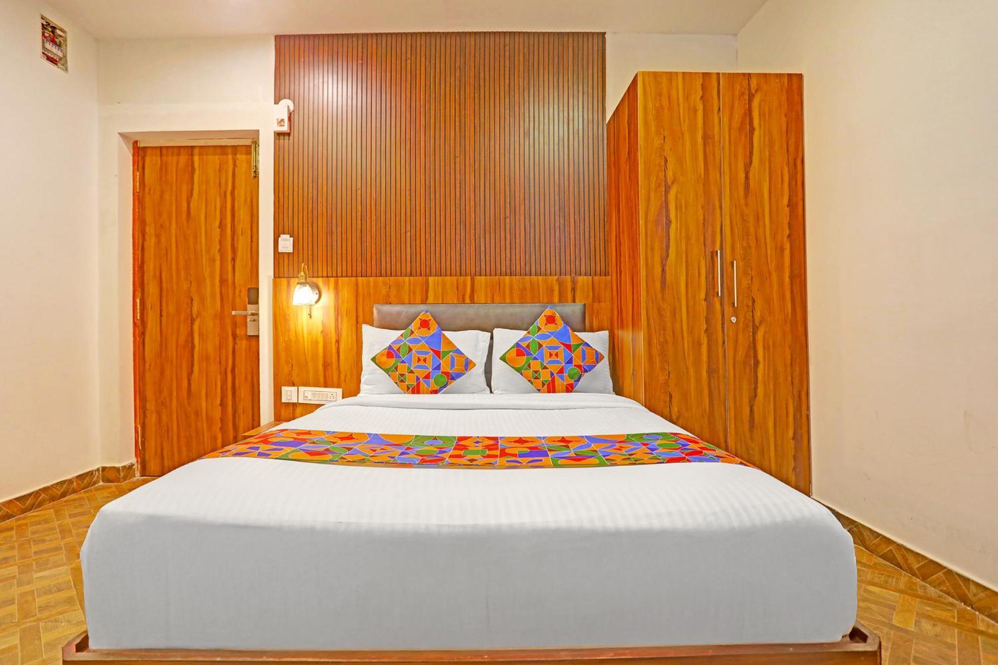 Hotel Fabhotel Emerald - Near Mg Road Metro Station Bangalore