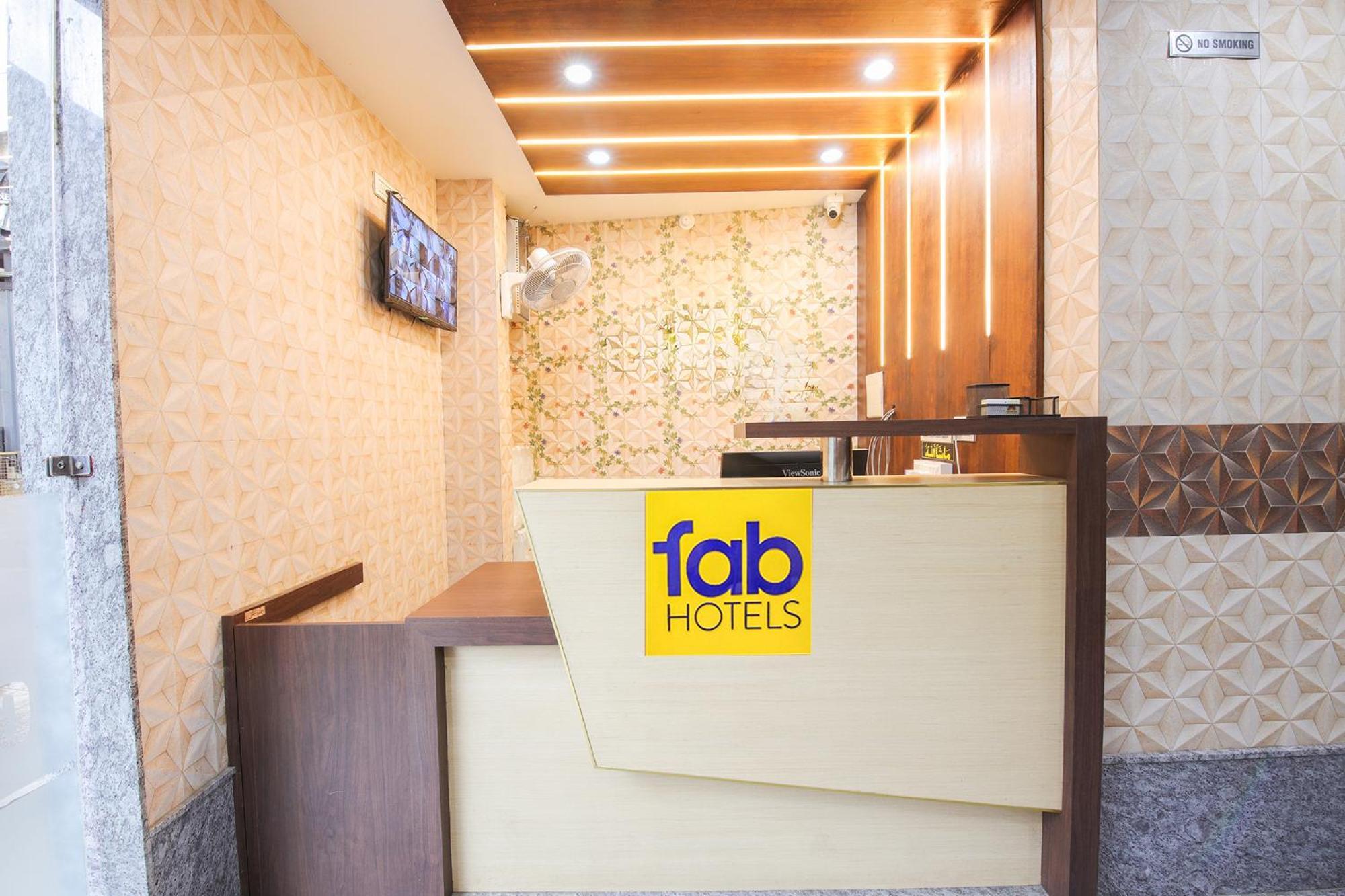 Fabexpress Golden Comforts Hotel 3*
