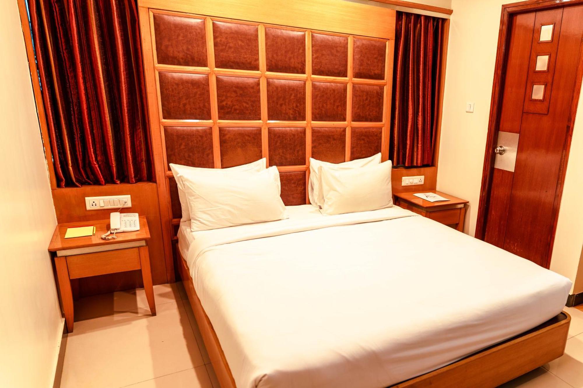 Bisque Magaji Orchid - Near Majestic Railway Station 3*