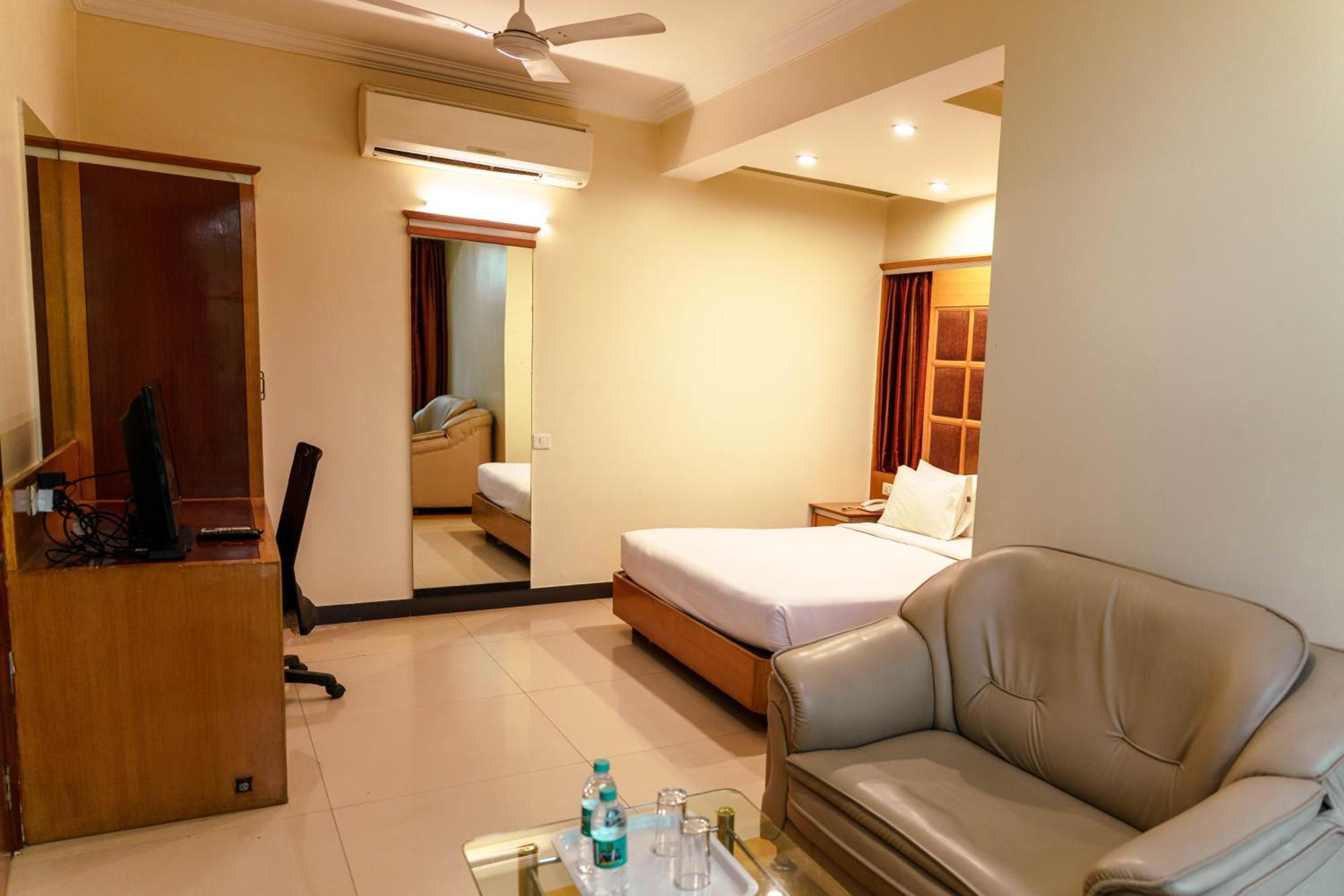 Bisque Magaji Orchid - Near Majestic Railway Station 3*