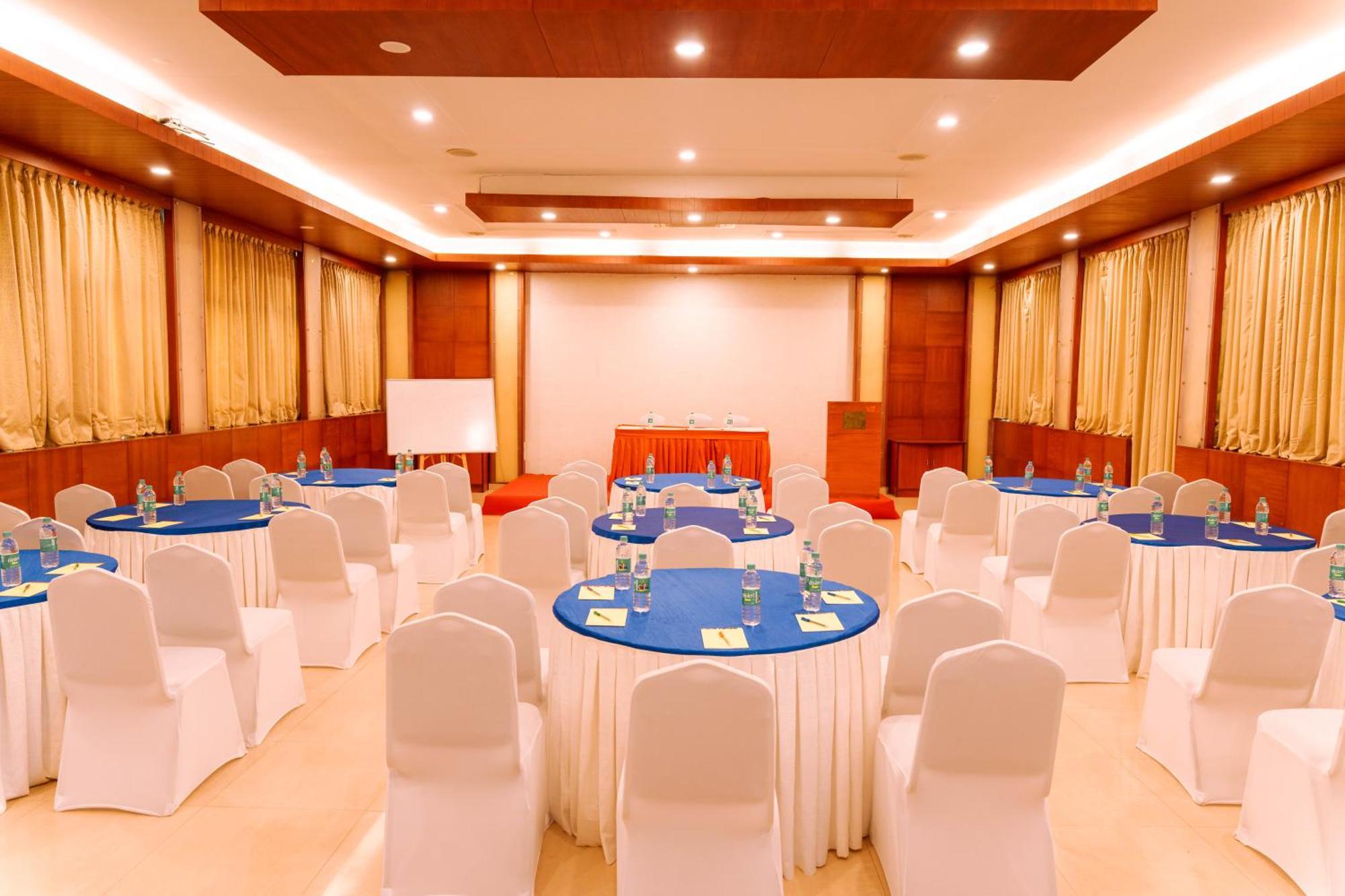 Bisque Magaji Orchid - Near Majestic Railway Station 3*