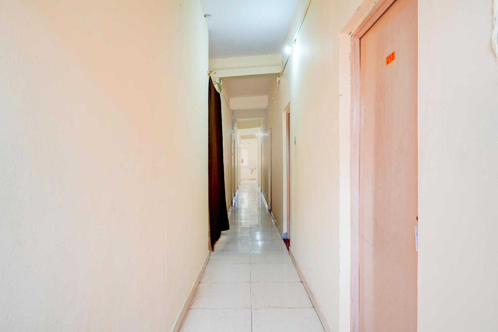 Hotel Townhouse Marathahalli Klm Fashion Mall Formerly Hotel Avenue Bangalore