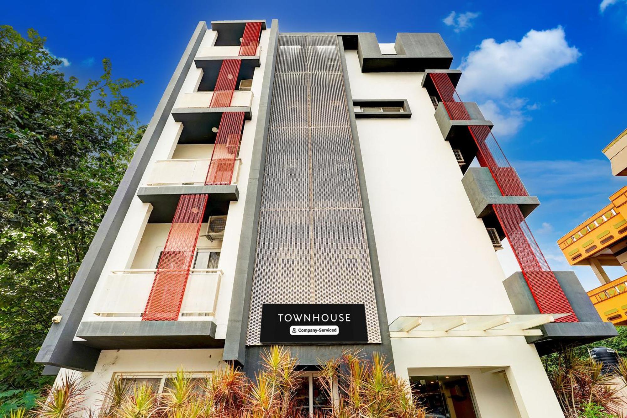 Hotel Super Townhouse Hebbal Bhadrappa Layout Bangalore