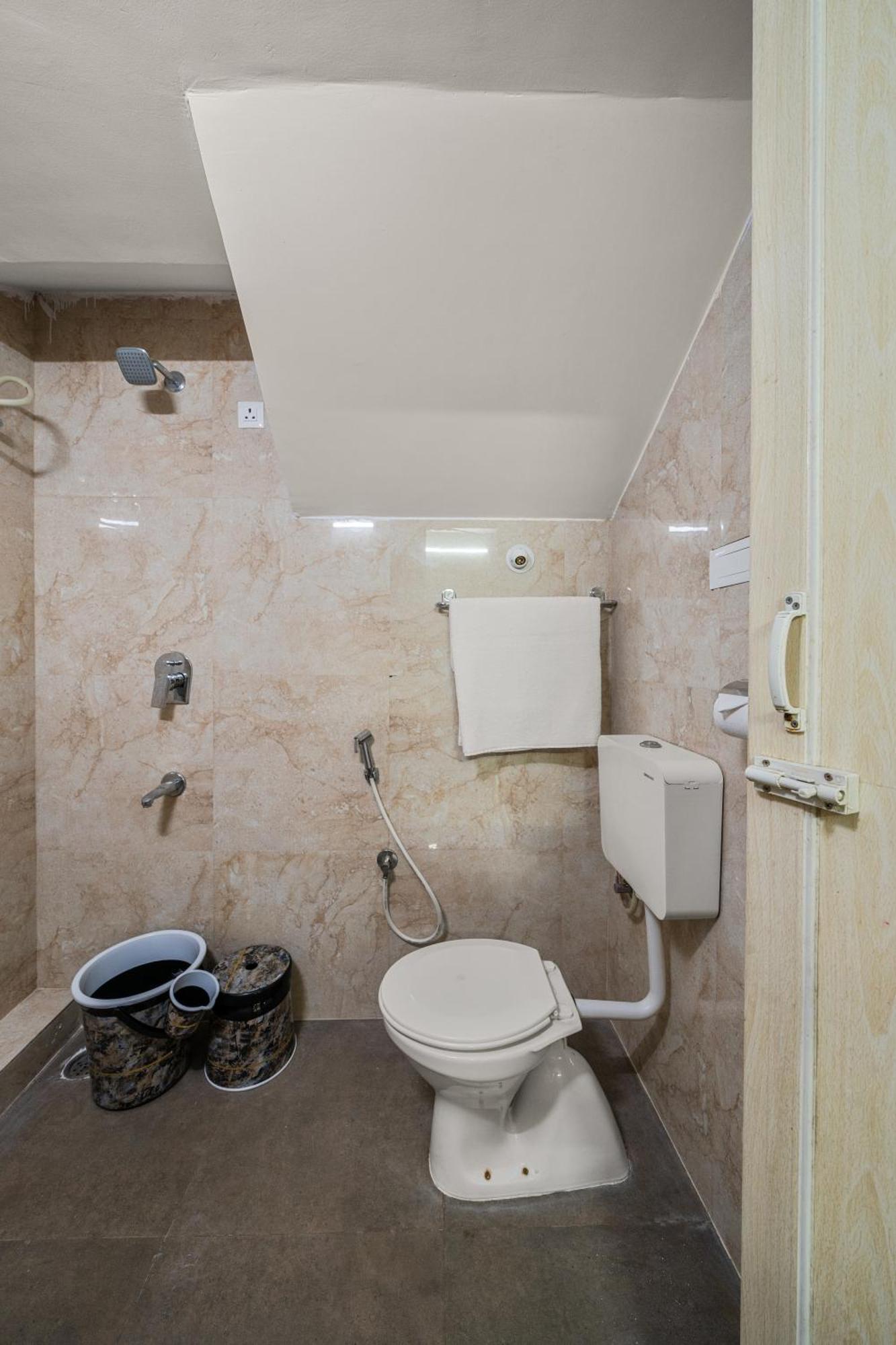 Gatsby 2bhk Luxury By Spacez *