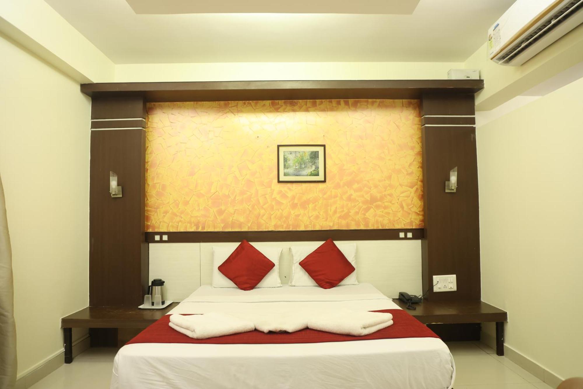 Hotel Newgoldenresidency
