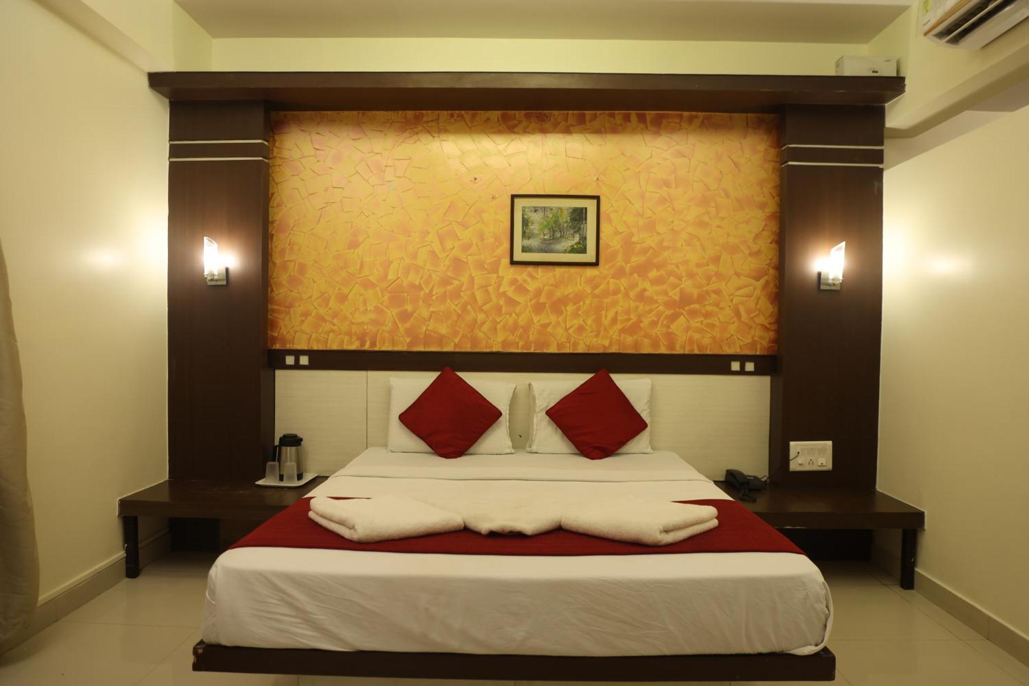 Hotel Newgoldenresidency