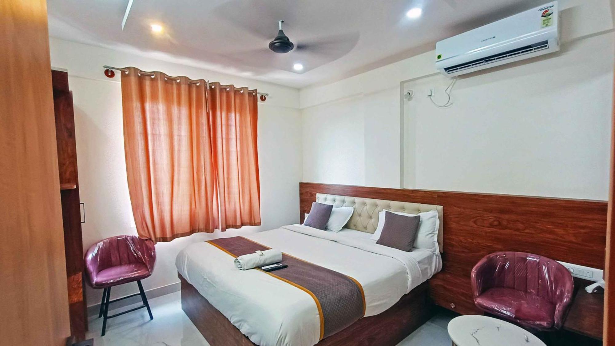 Hotel Orchid Bloom 2*