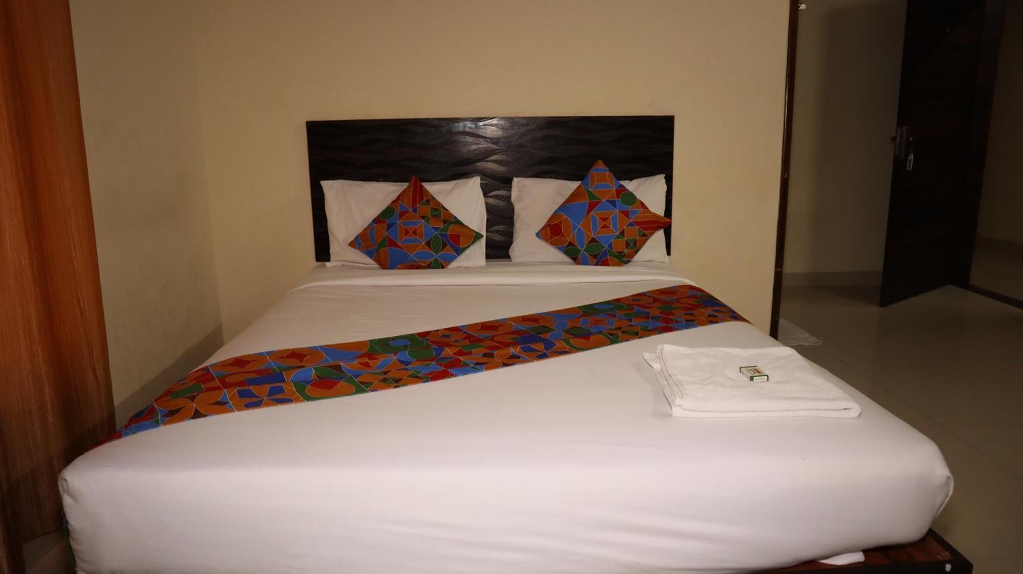 Hotel Smile Sri Sairam Jnanabharthi
