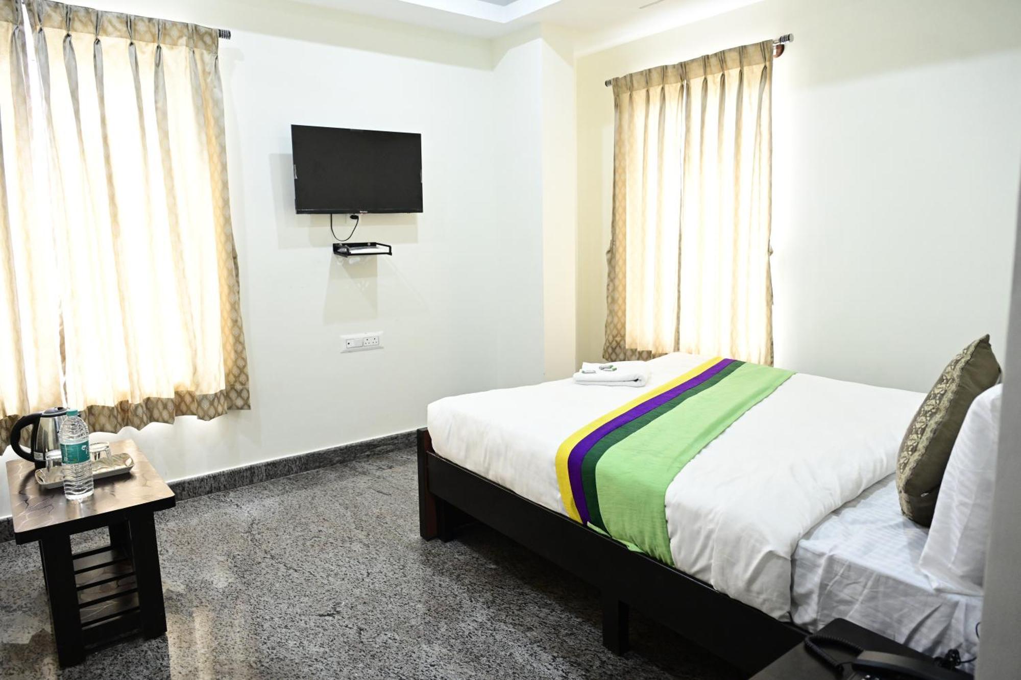 Hotel Sri Sai Park View 3*