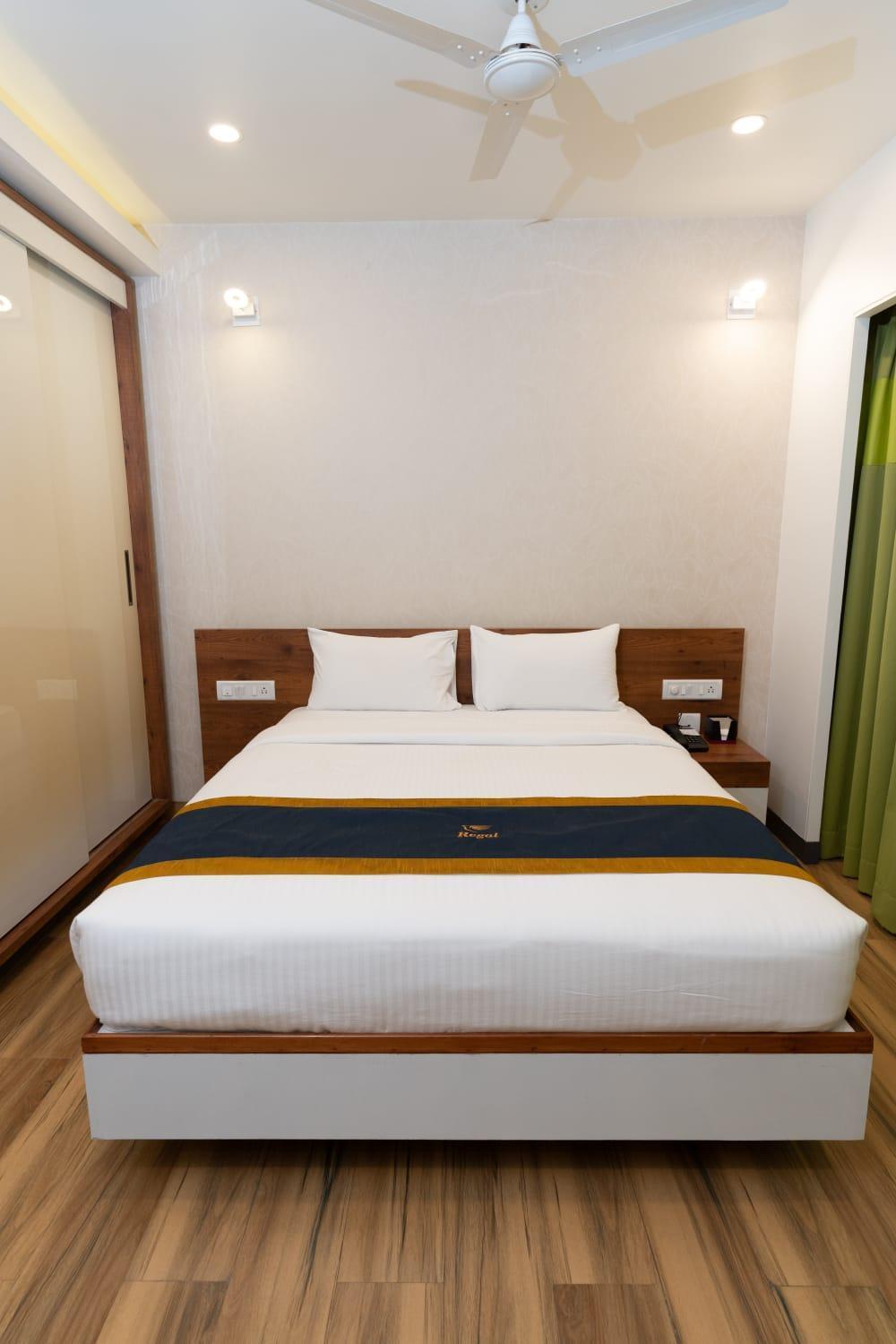 Regal Hotel 3*