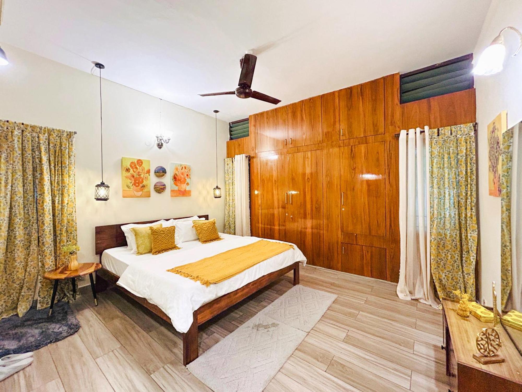 Cinecastle 3bhk Luxury Villa *