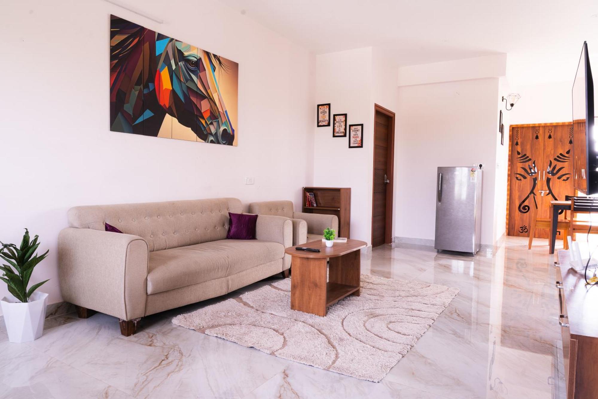 Modern With Balcony - Electronic