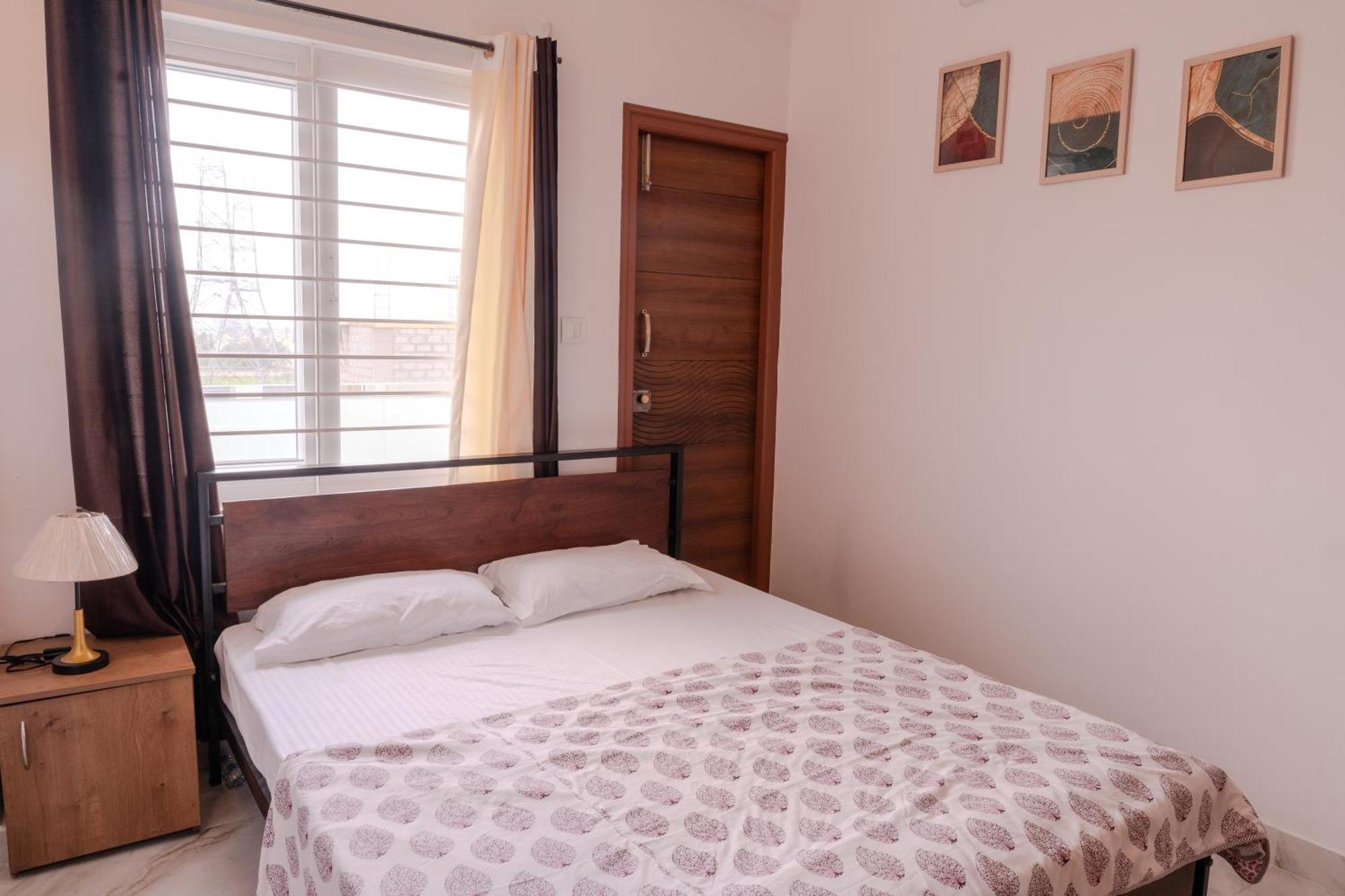 Apartment Modern With Balcony - Electronic Bangalore