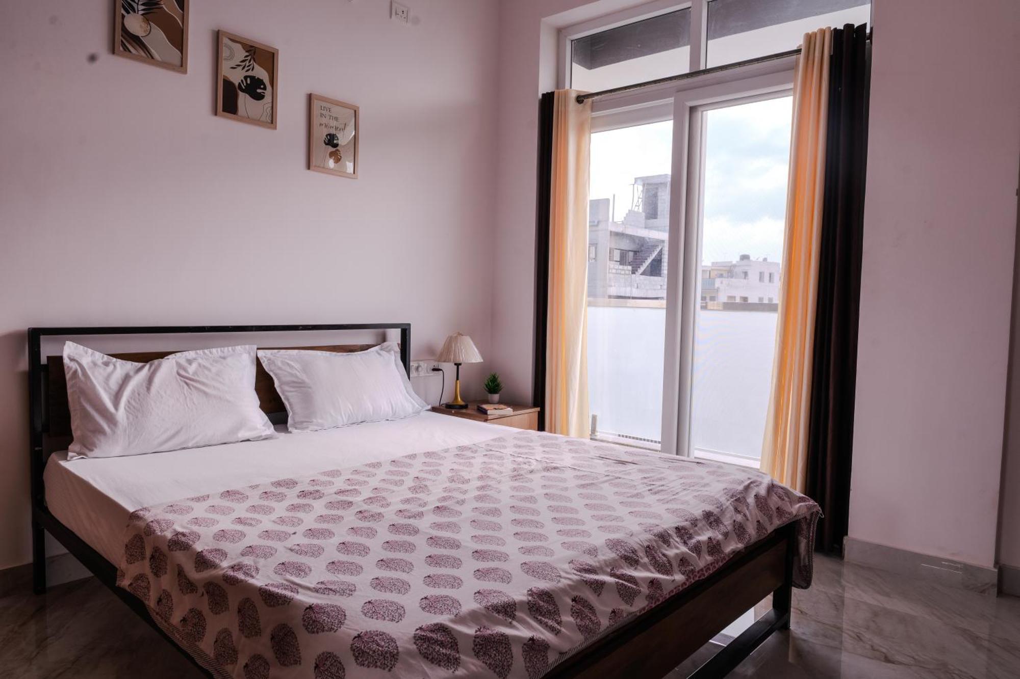 Modern With Balcony - Electronic * Bangalore