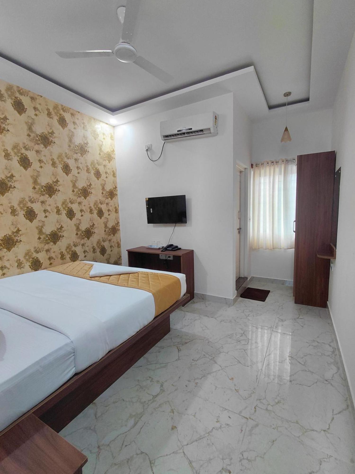 Hotel Western Pride & Bangalore