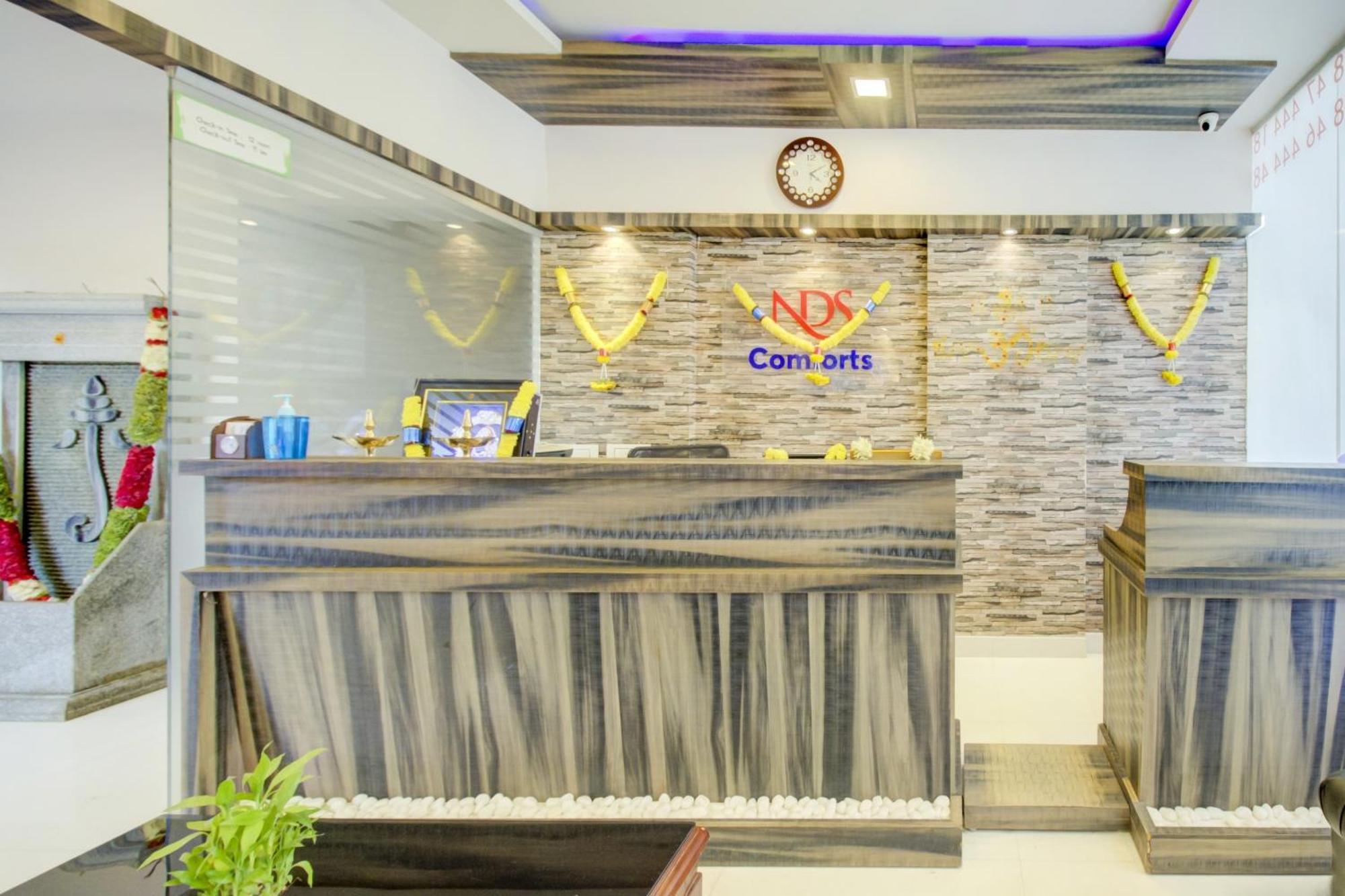 O N D S Comforts Hotel *